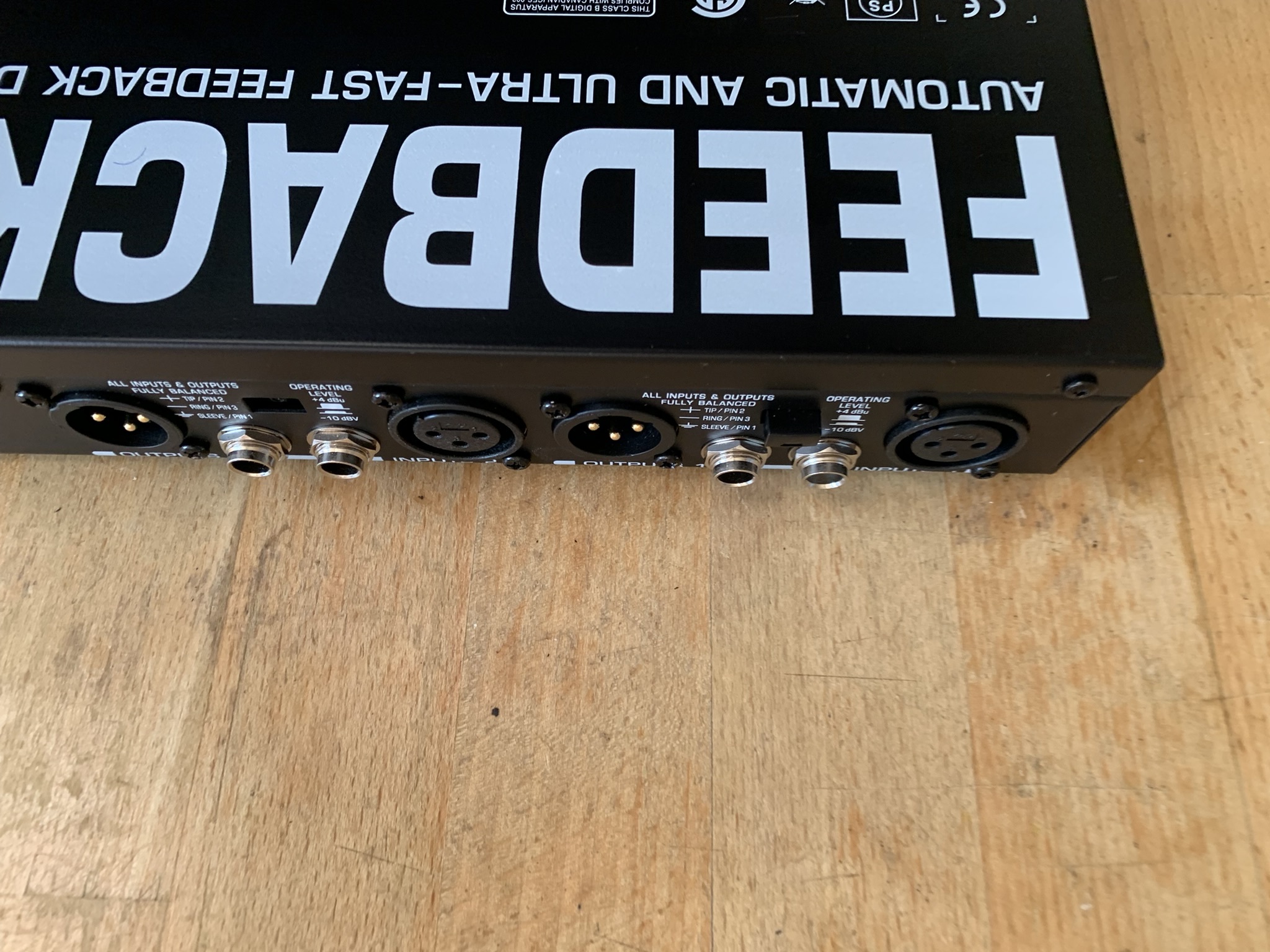 Feedback Destroyer FBQ1000 Behringer Audiofanzine