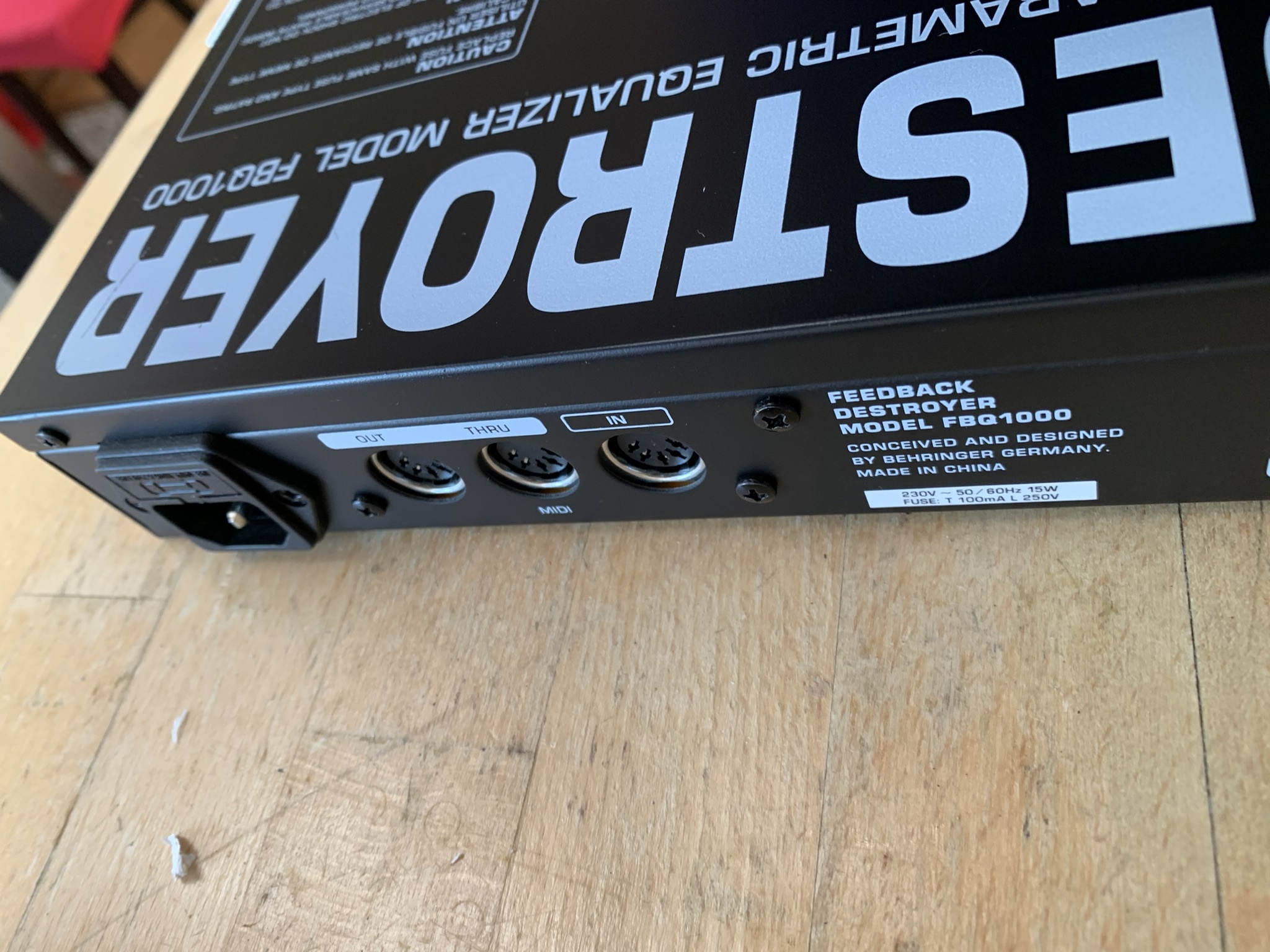 Feedback Destroyer FBQ1000 Behringer Audiofanzine