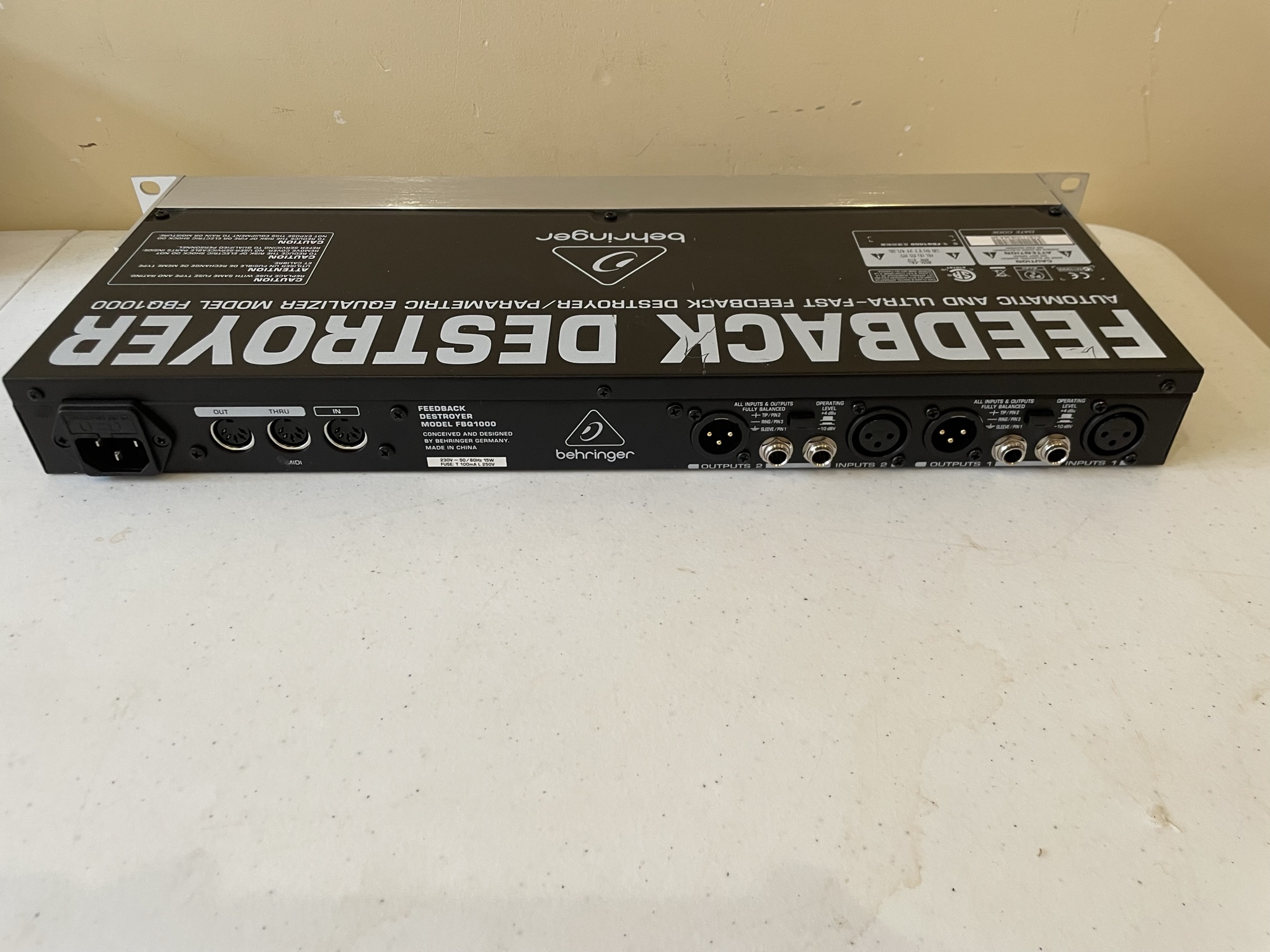 Feedback Destroyer FBQ1000 Behringer Audiofanzine