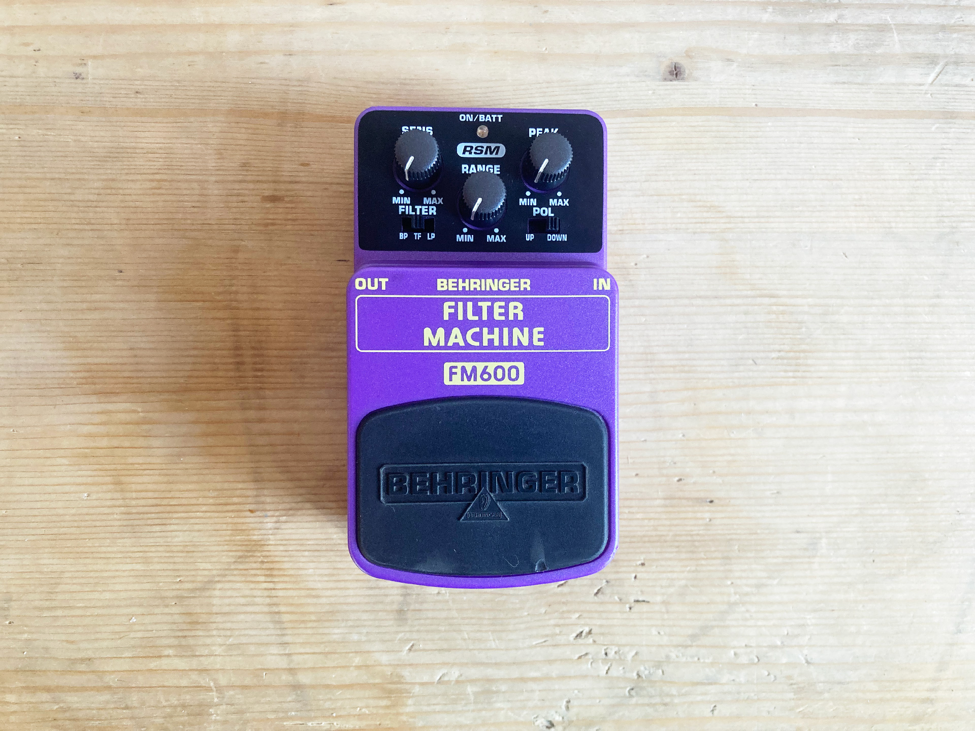 Behringer FM600 Filter Machine (clône Line6 OTTO FILTER