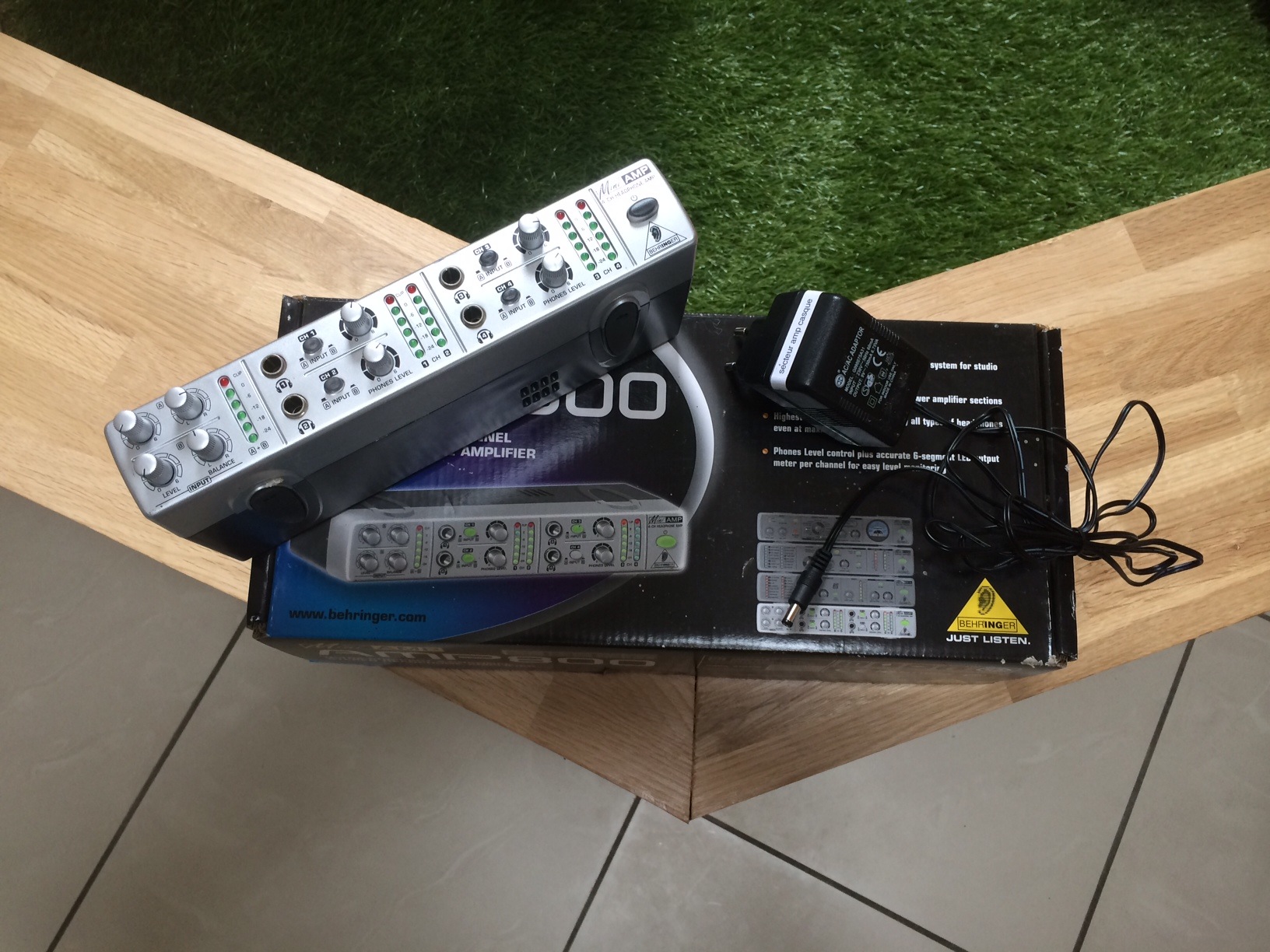 Behringer MINIAMP AMP800 image (1073239) Audiofanzine