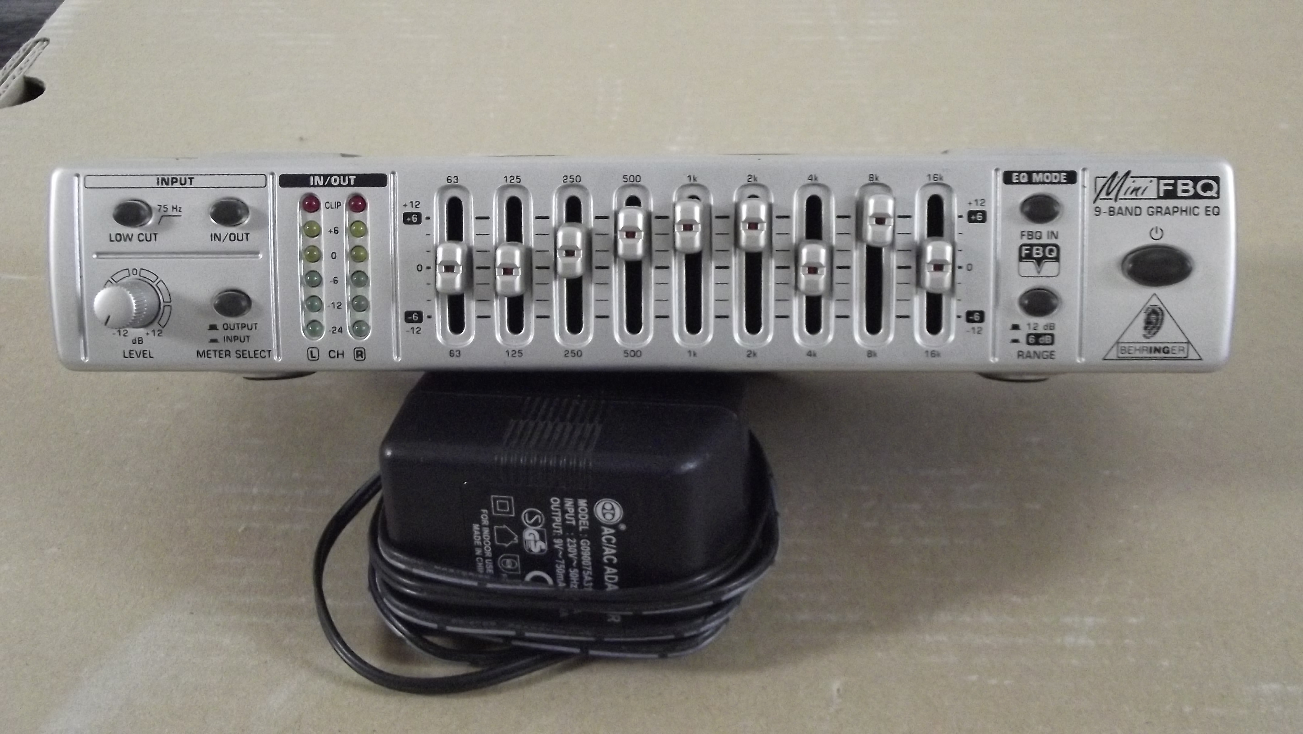 Photo Behringer MINIFBQ FBQ800 Behringer MINIFBQ FBQ800 (32048