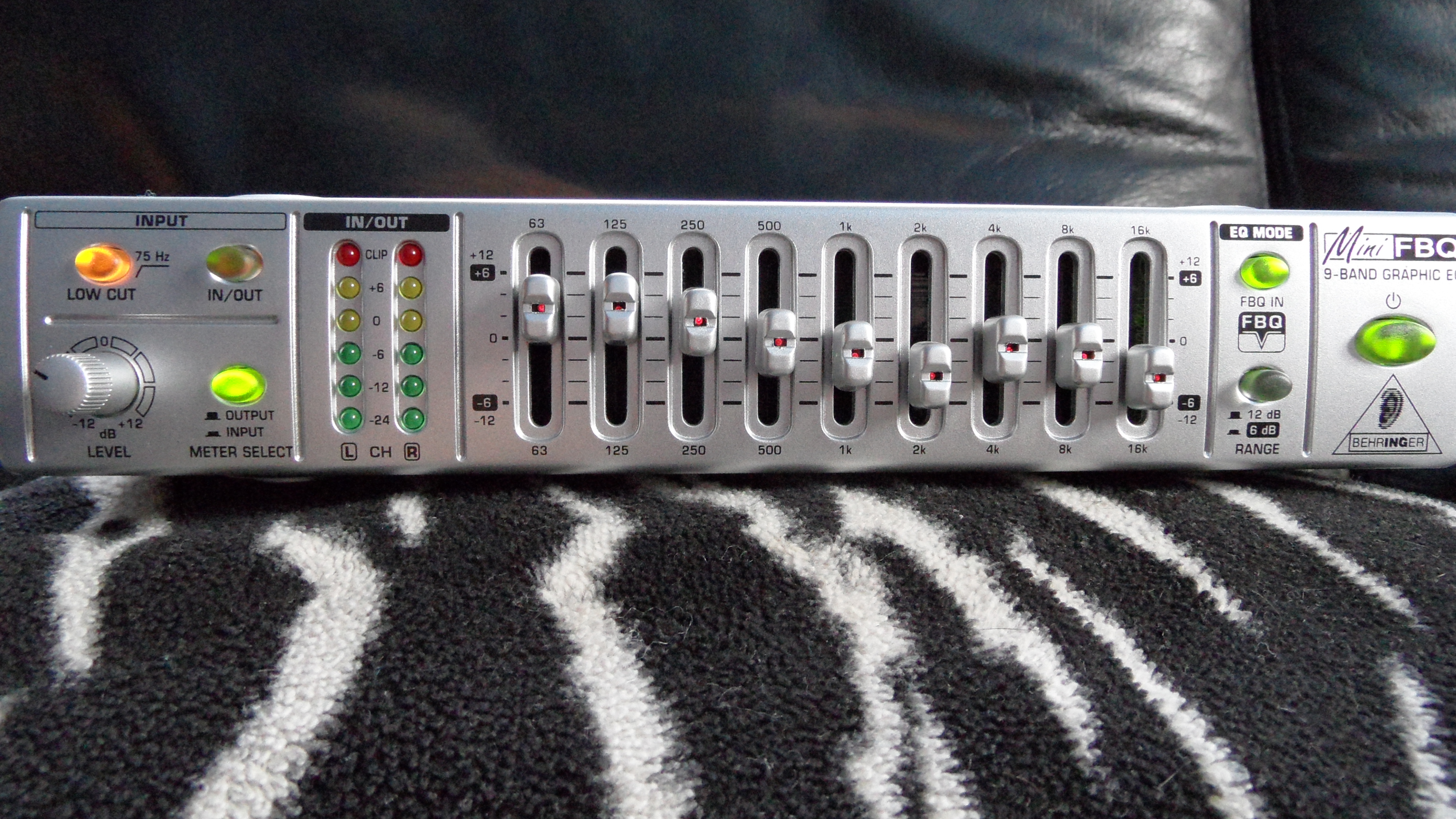 Photo Behringer MINIFBQ FBQ800 Behringer MINIFBQ FBQ800 (14566