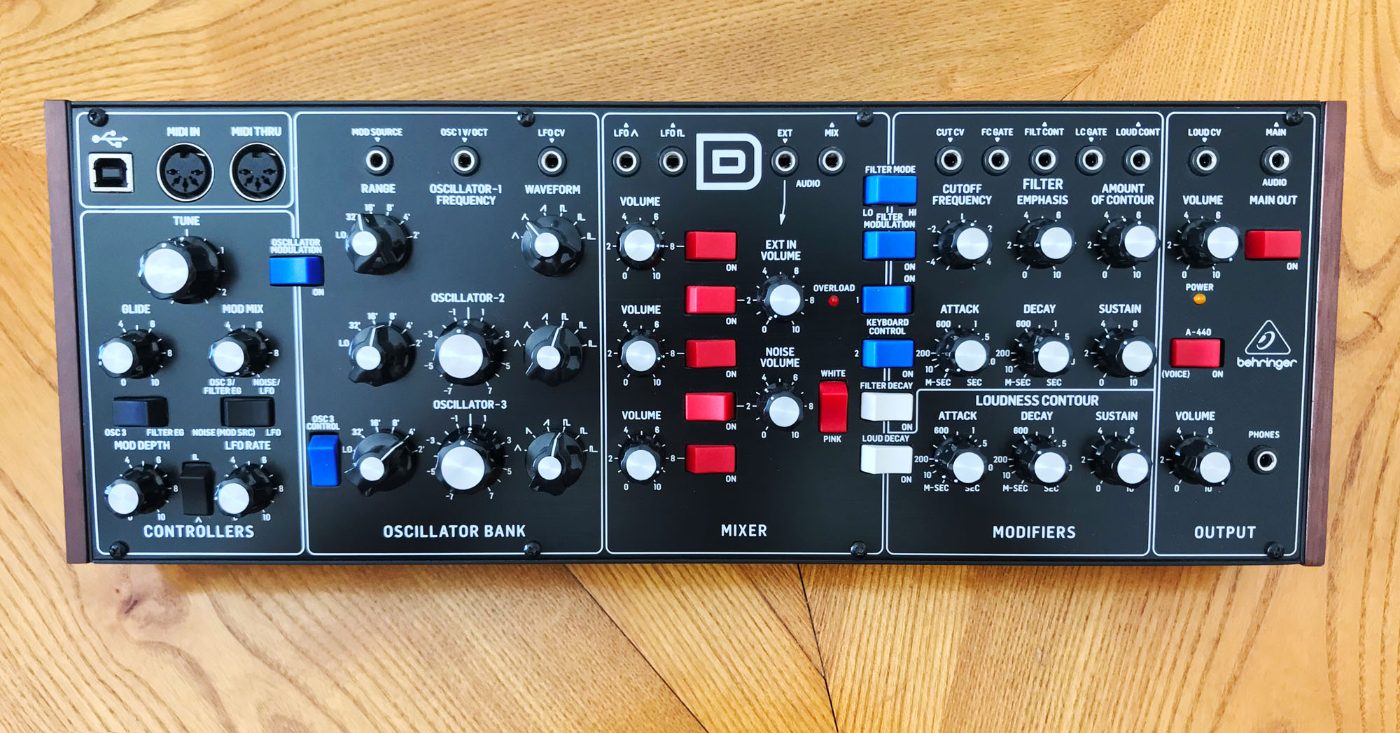 Behringer Model-d