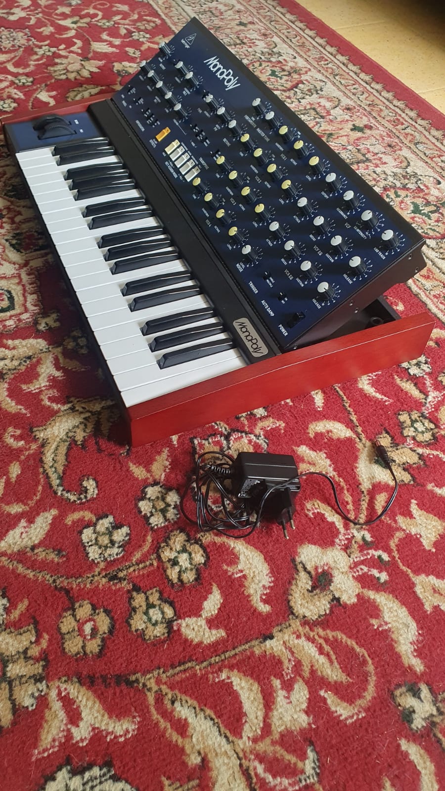 MonoPoly Behringer MonoPoly Audiofanzine