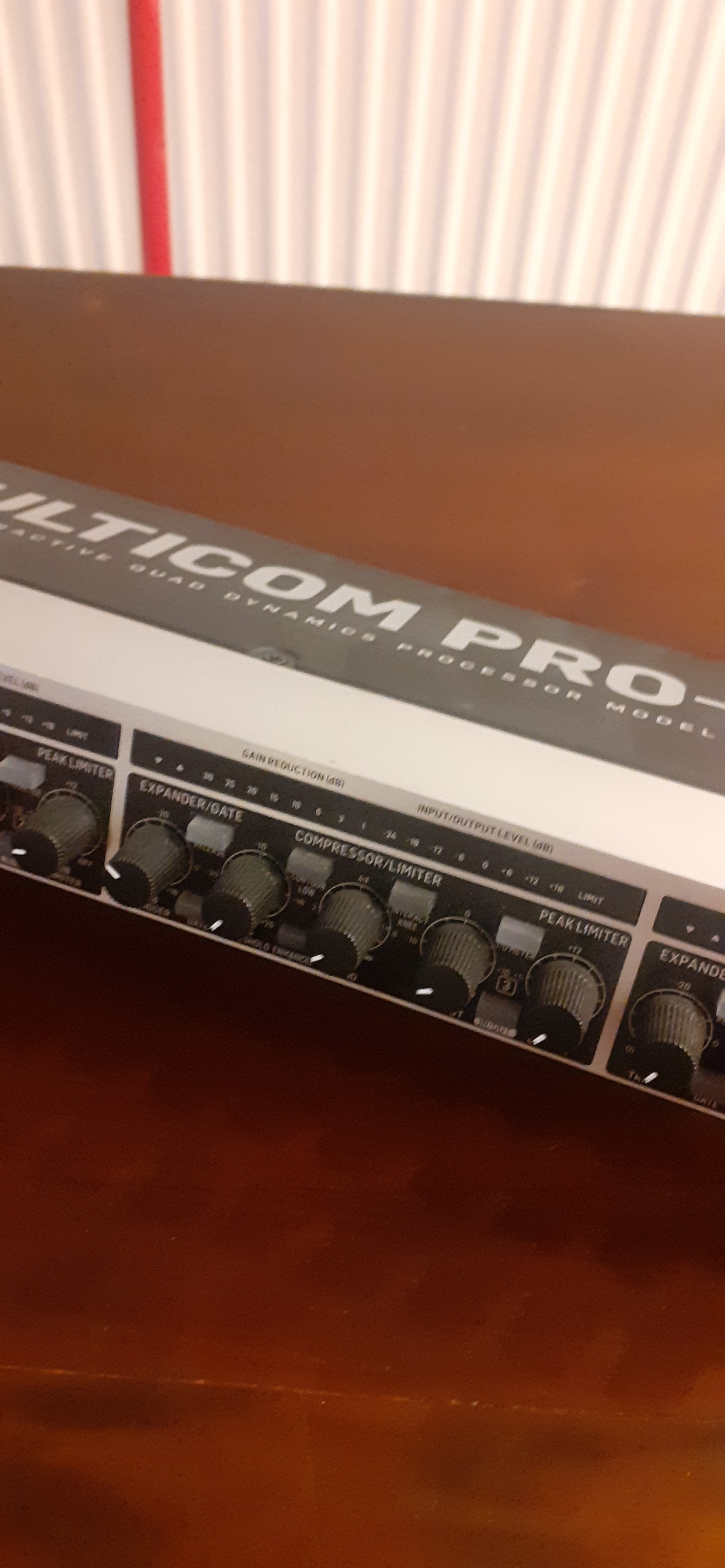 Multicom Pro-XL MDX4600 - Behringer Multicom Pro-XL MDX4600 - Audiofanzine