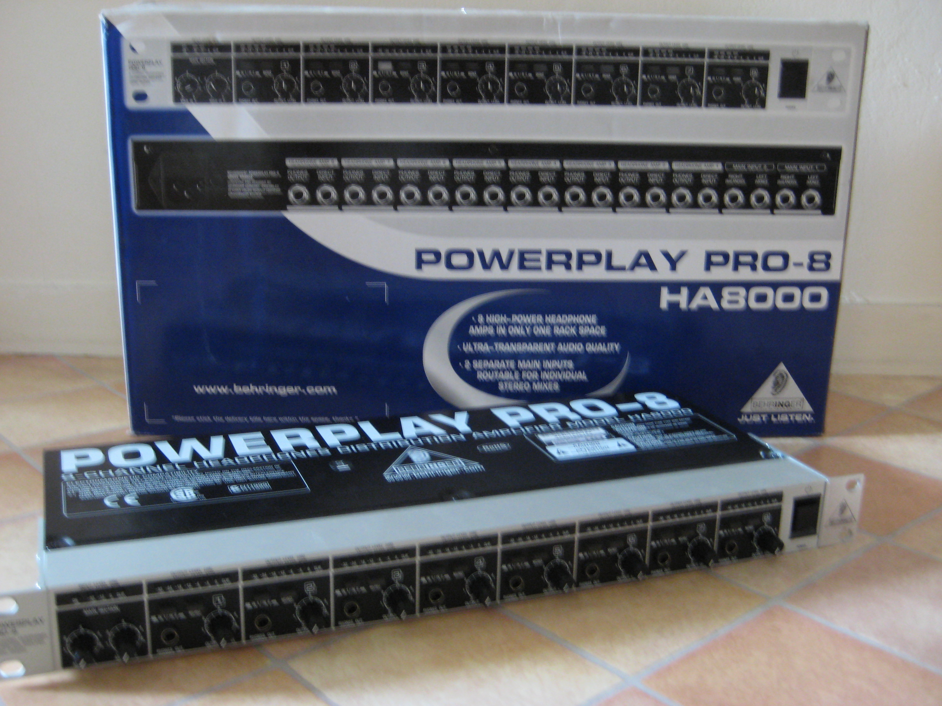 Photo Behringer Powerplay Pro8 HA8000 Behringer HA8000 POWERPLAY PRO