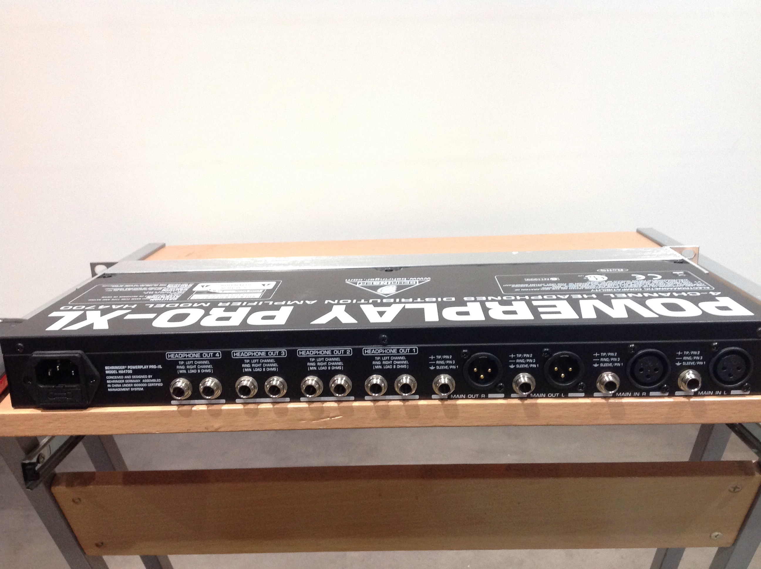 POWERPLAY PROXL HA4700 Behringer Powerplay ProXL HA4700 Audiofanzine