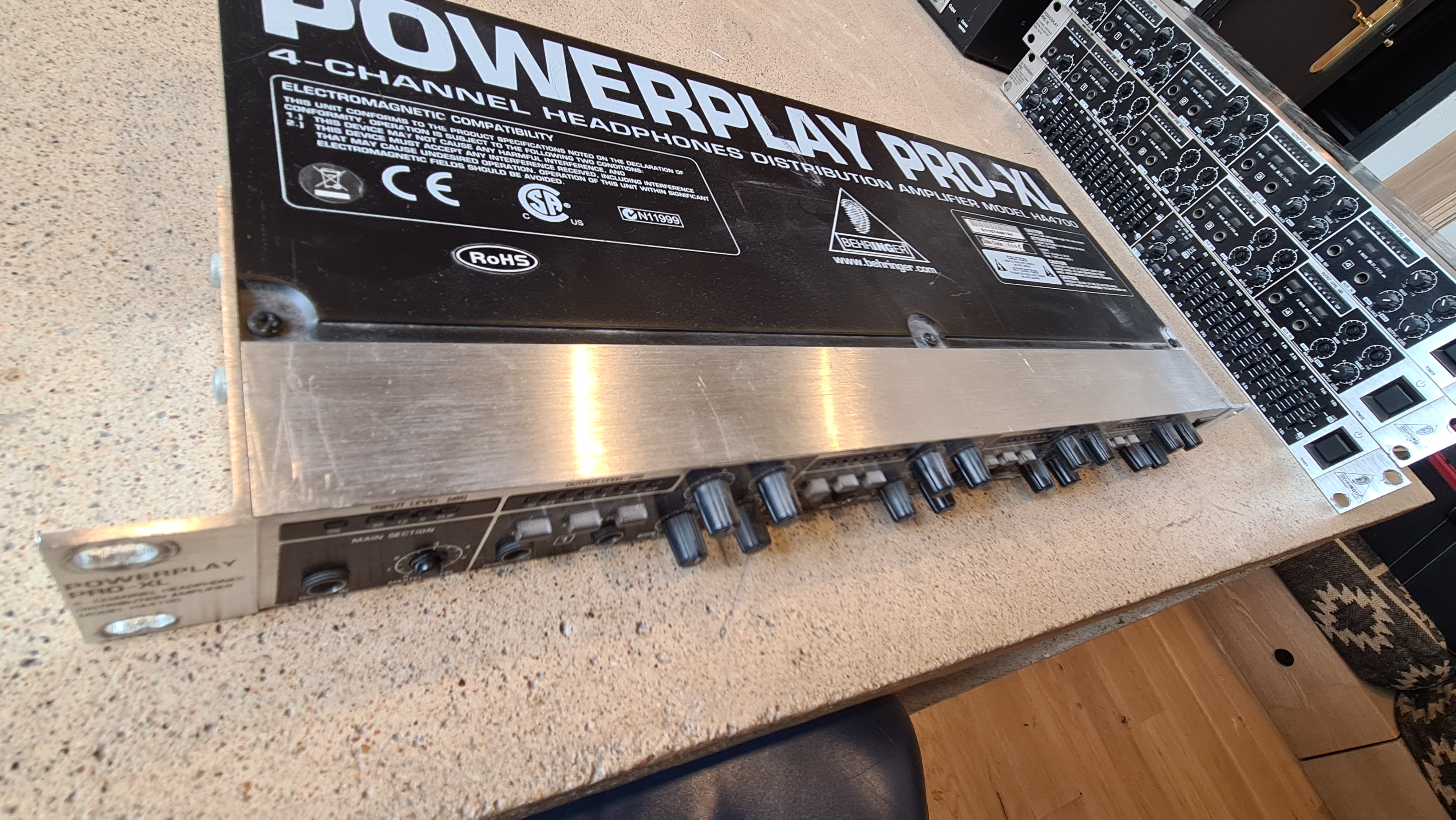 Powerplay Pro-XL HA4700 - Behringer Powerplay Pro-XL HA4700 Powerplay Pro-XL HA4700 - Behringer Powerplay Pro-XL HA4700