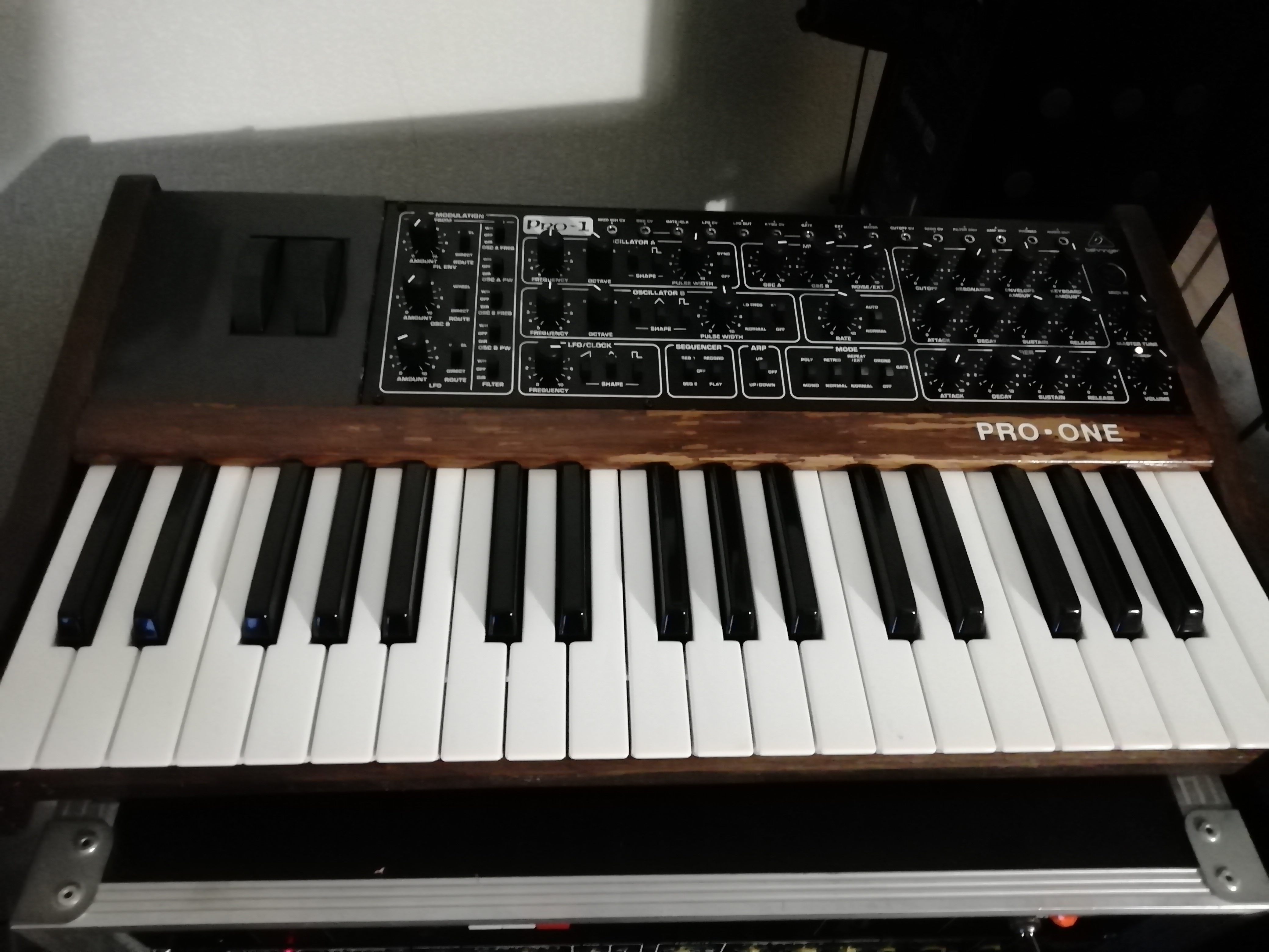 Pro-1 - Behringer Pro-1 - Audiofanzine
