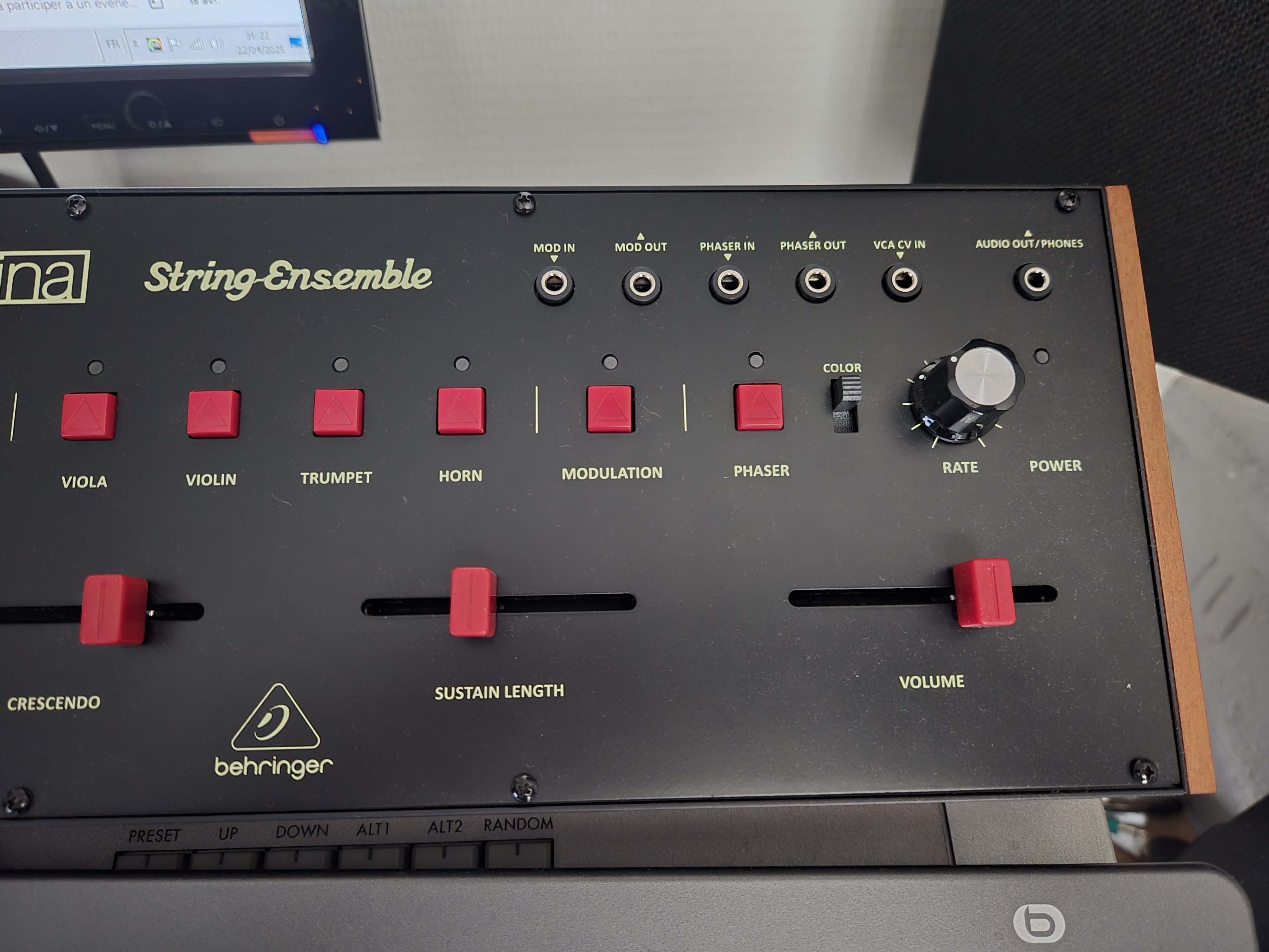 Solina String Ensemble - Behringer Solina String Ensemble