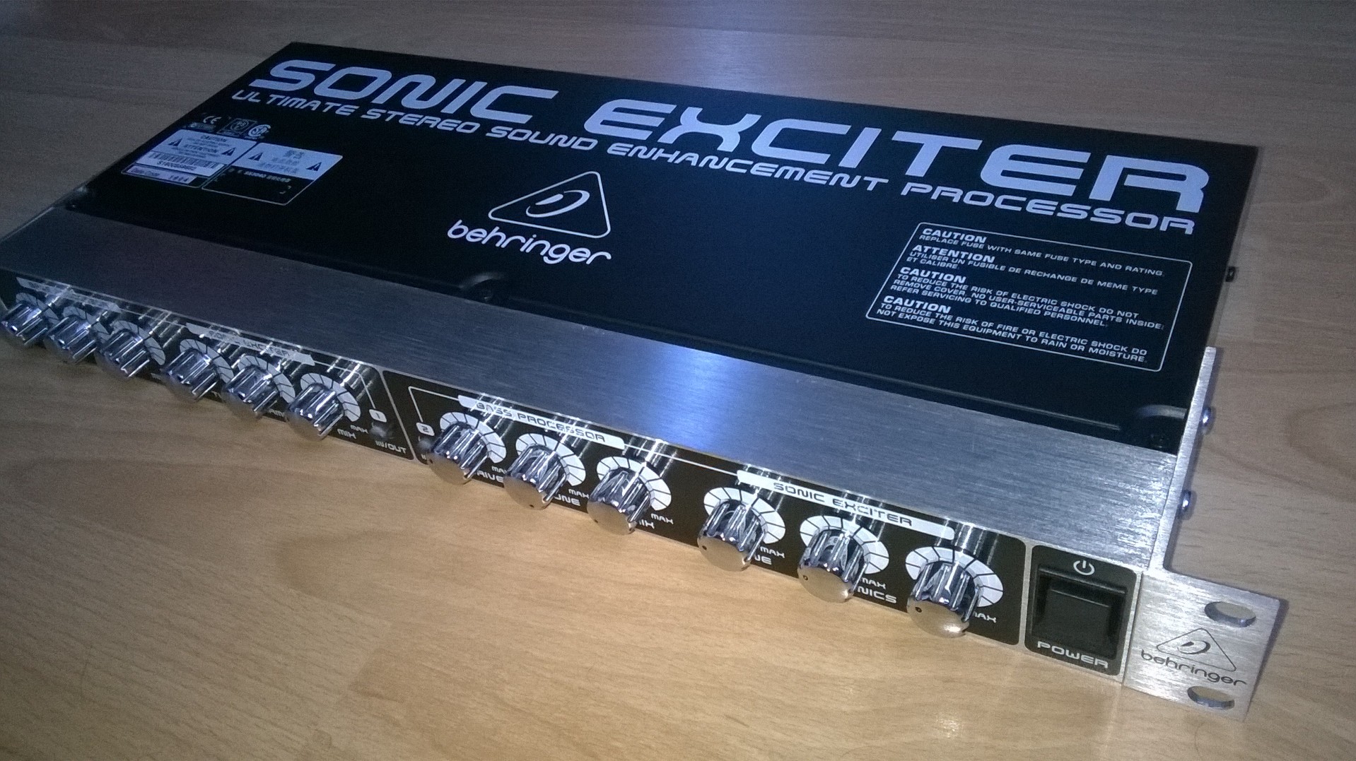 Photo Behringer Sonic Exciter SX3040 Behringer Sonic Exciter SX3040
