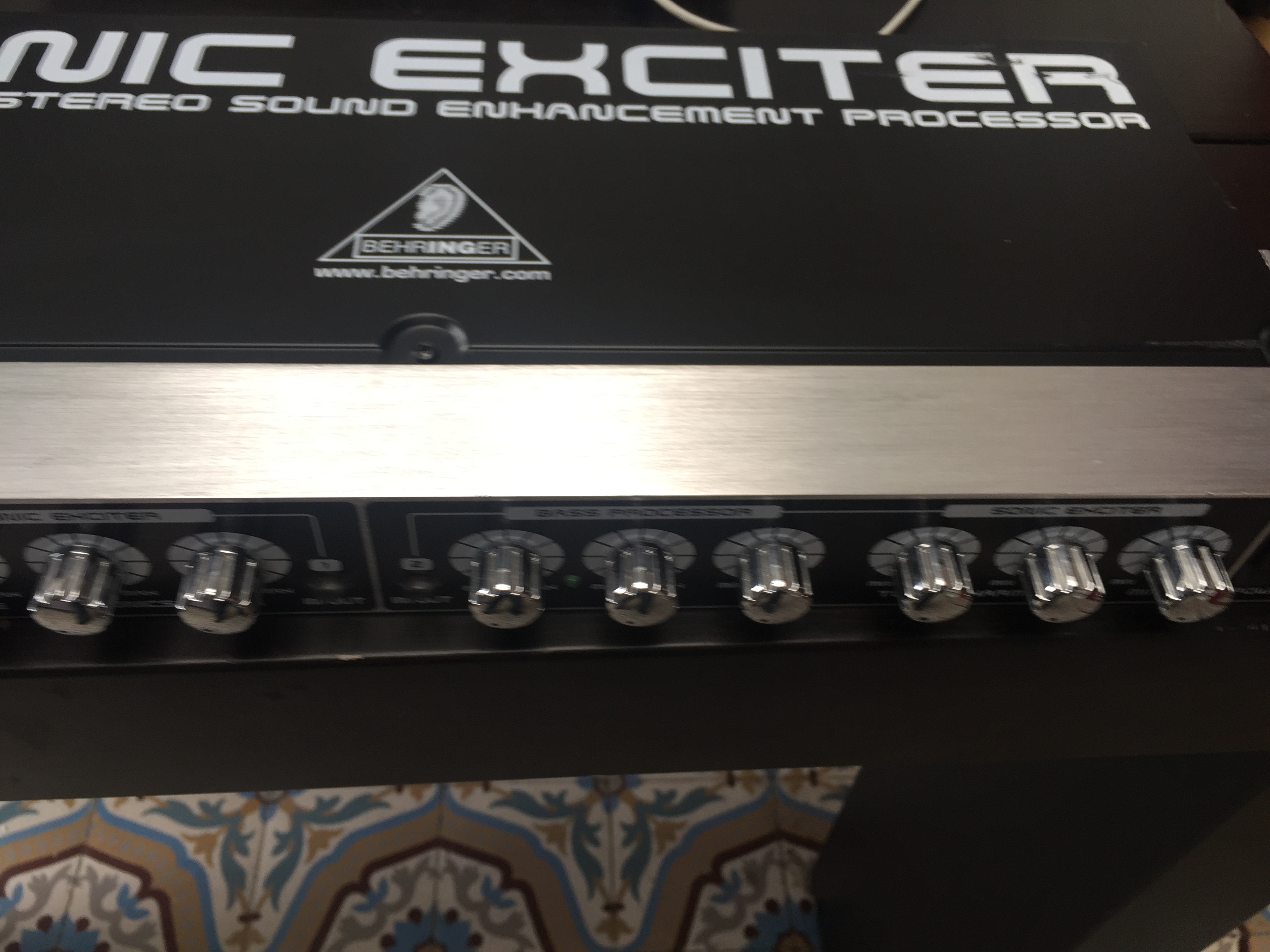 SONIC EXCITER SX3040 Behringer Sonic Exciter SX3040 Audiofanzine