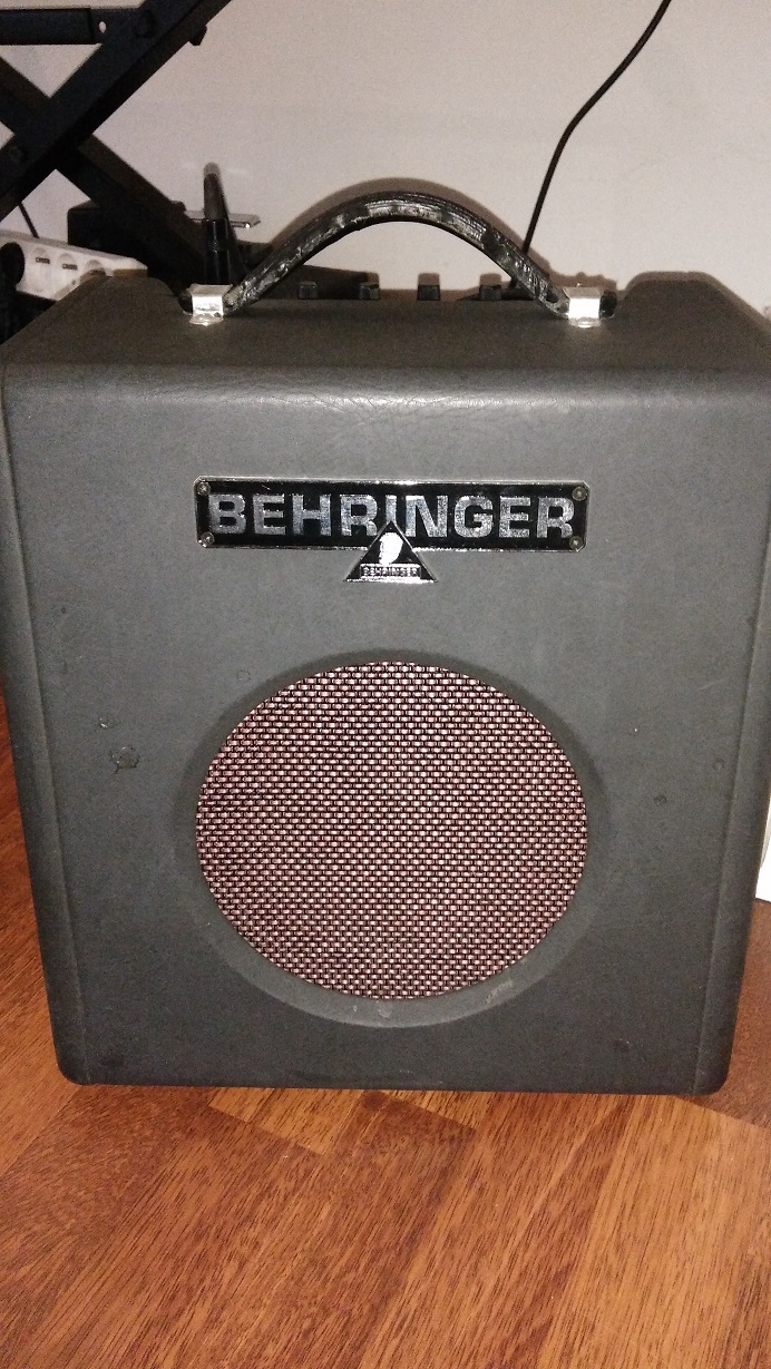 Thunderbird BX108 Behringer Thunderbird BX108 Audiofanzine