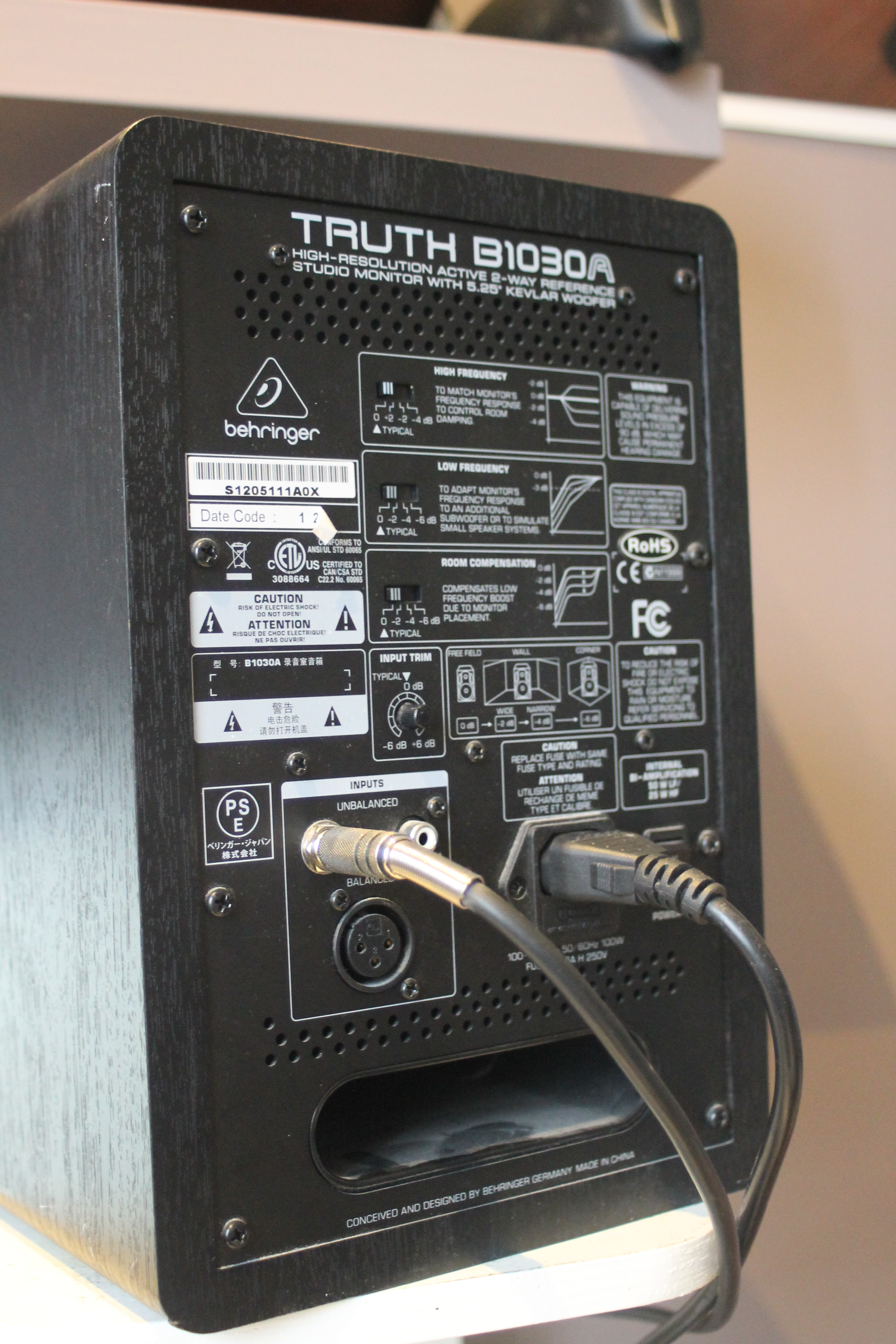 Behringer B1030A Truth Active Studio Monitor, Single na Gear4Music.com