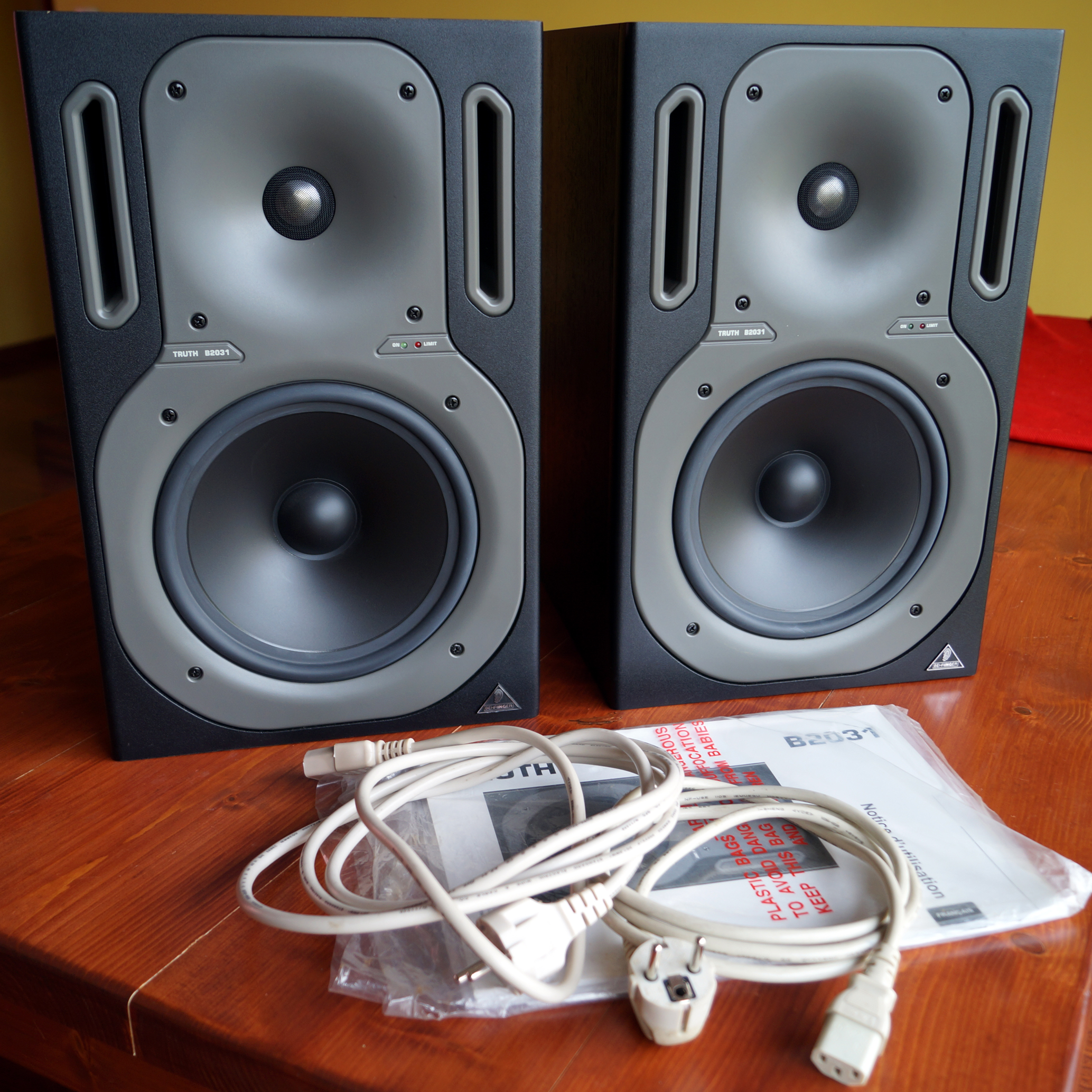 Behringer Truth B2031A image (1746681) Audiofanzine