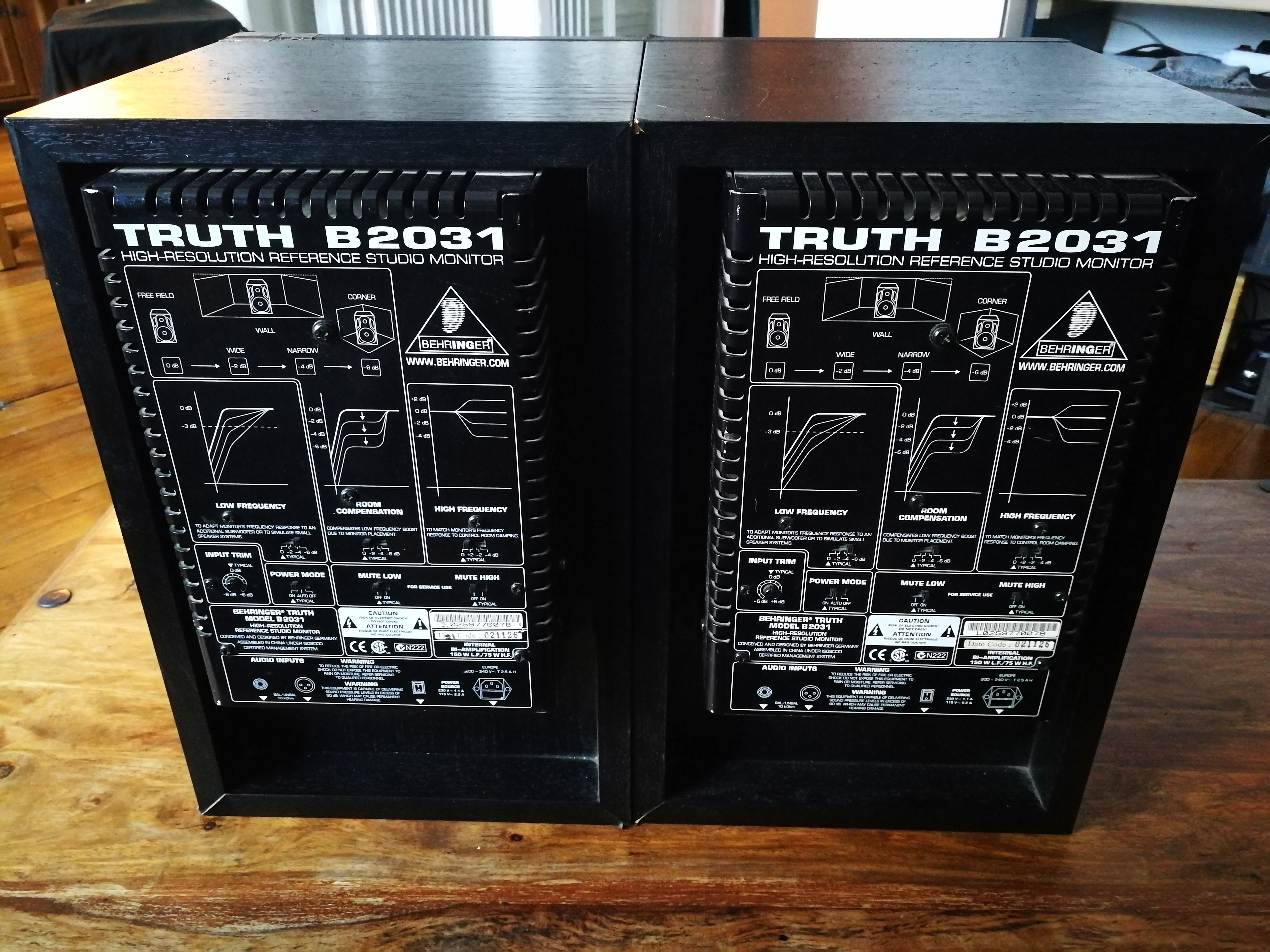 Truth B2031A Behringer Truth B2031A Audiofanzine