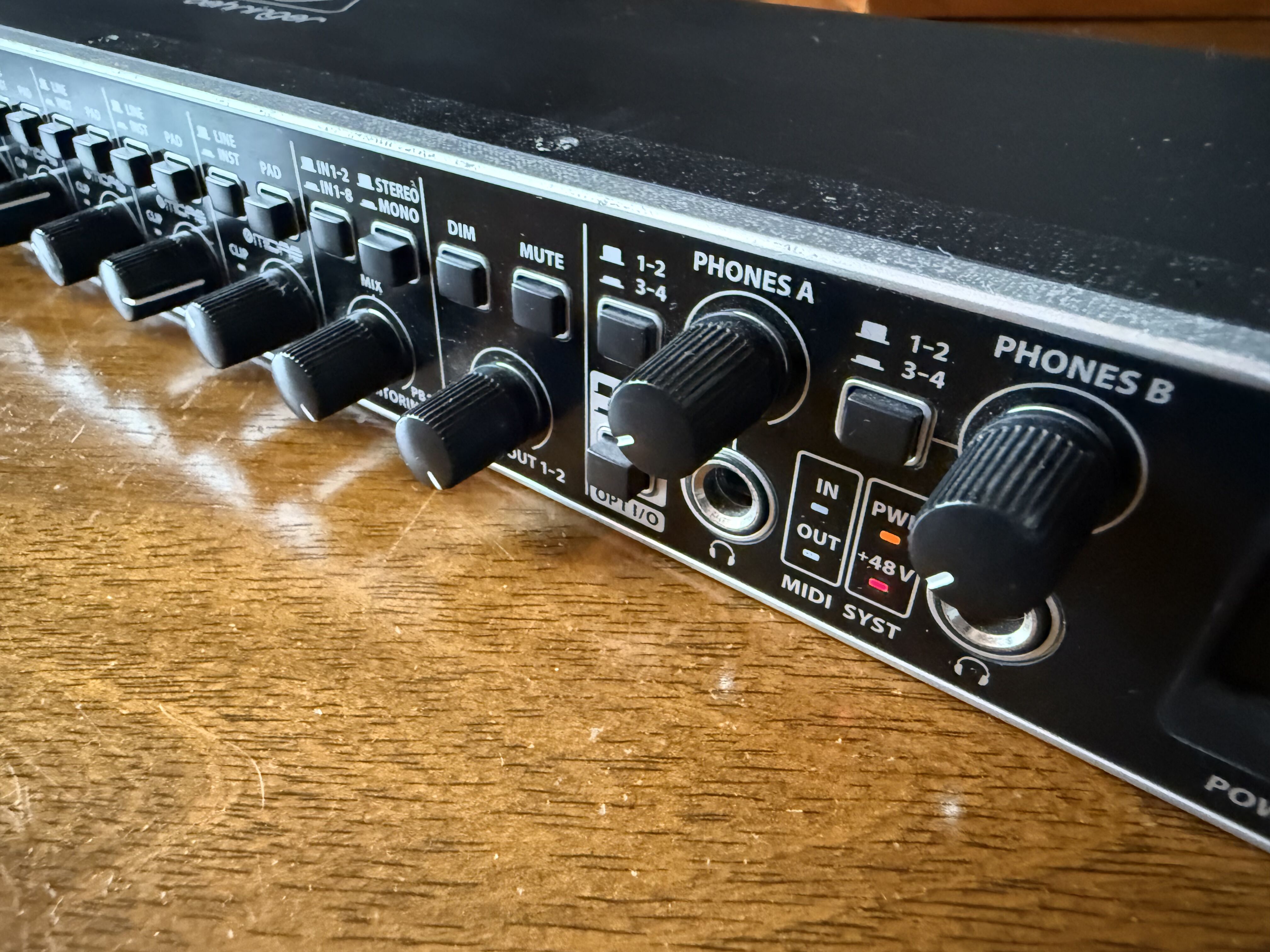 U-Phoria UMC1820 - Behringer U-Phoria UMC1820 - Audiofanzine U-Phoria UMC1820 - Behringer U-Phoria UMC1820 - Audiofanzine