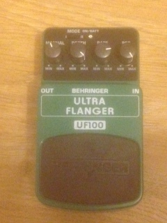 Ultra Flanger UF100 - Behringer Ultra Flanger UF100 - Audiofanzine