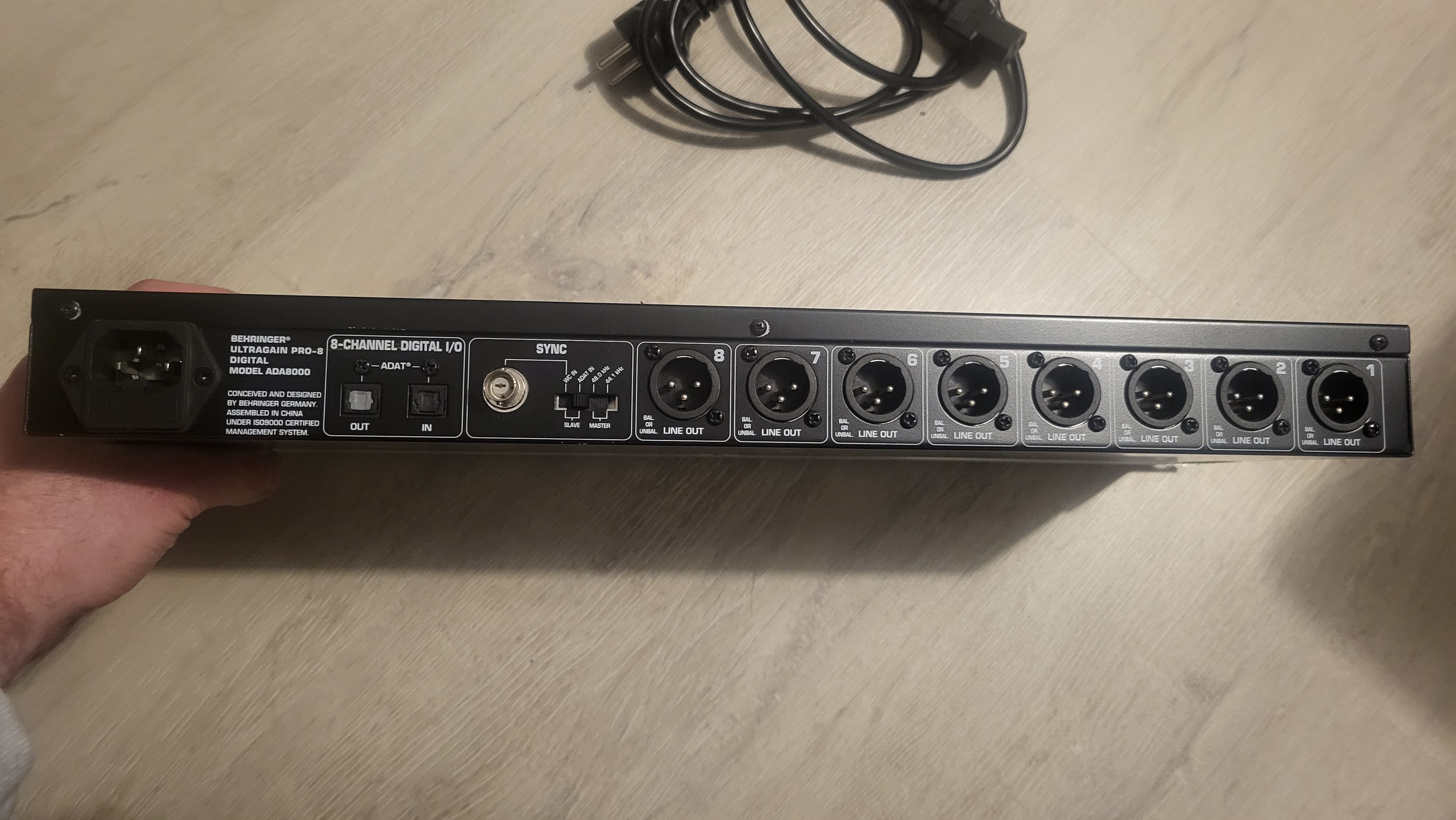 Ultragain Pro-8 Digital ADA8000 Behringer - Audiofanzine Ultragain Pro-8 Digital ADA8000 Behringer - Audiofanzine