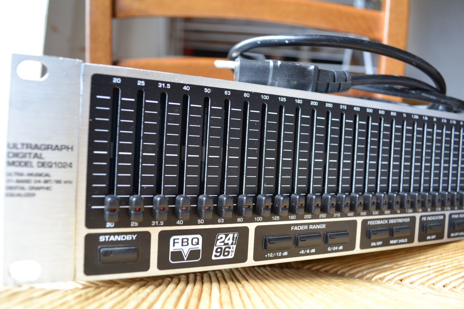 Behringer Ultragraph Digital DEQ1024 image (#1468869) - Audiofanzine