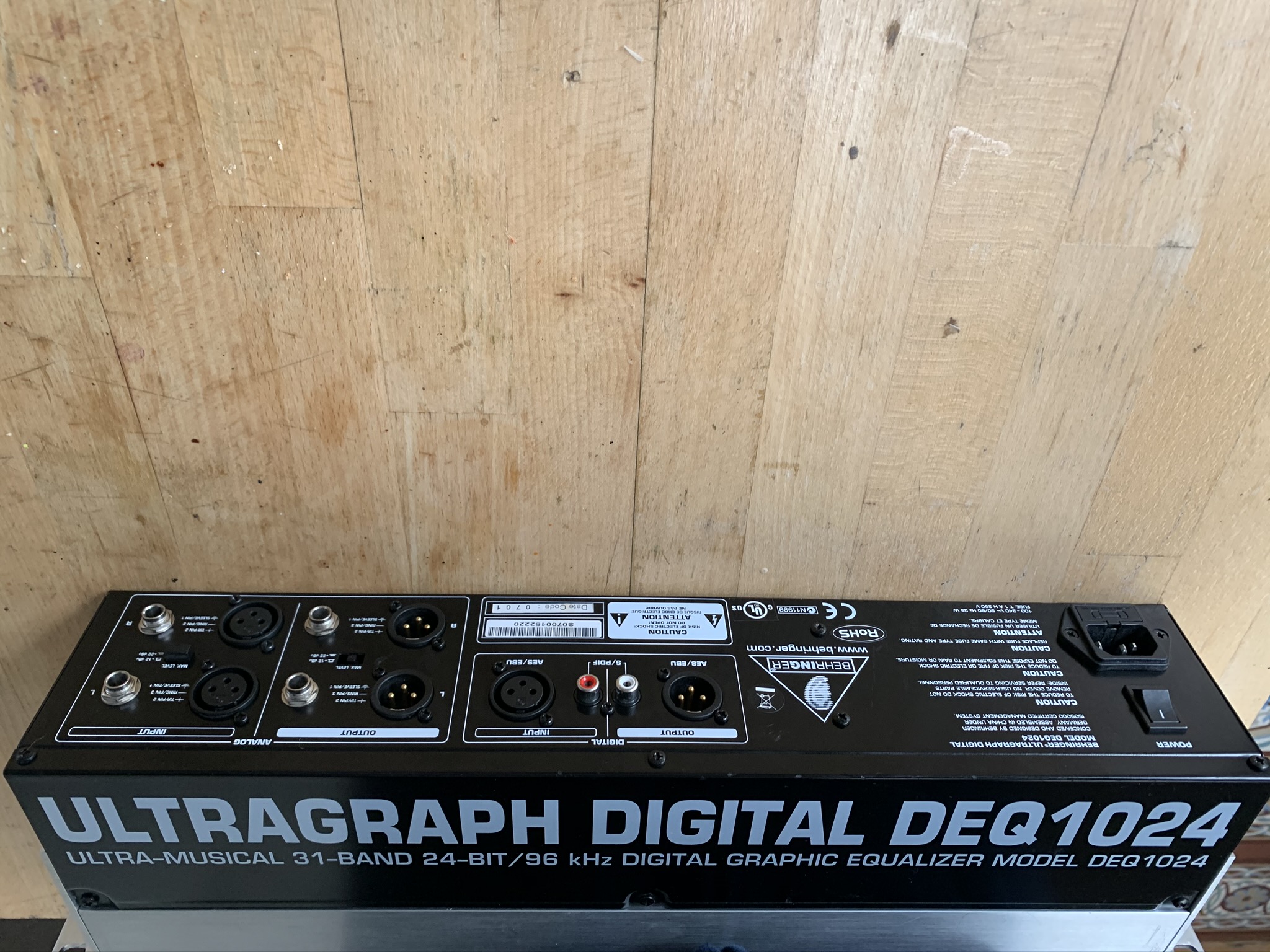 Ultragraph Digital DEQ1024 Behringer - Audiofanzine