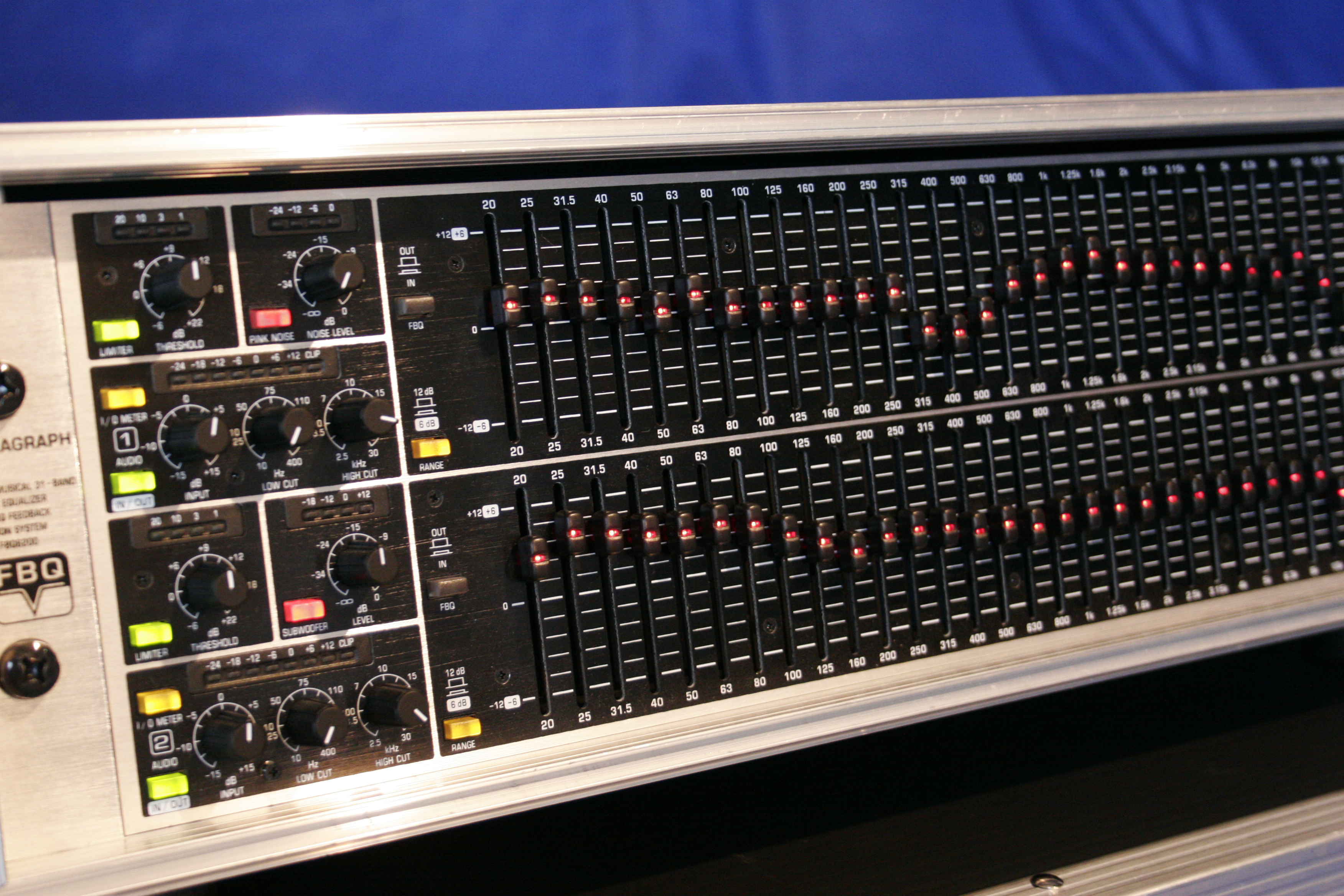 Behringer Ultragraph FBQPro FBQ6200 image (468884) Audiofanzine