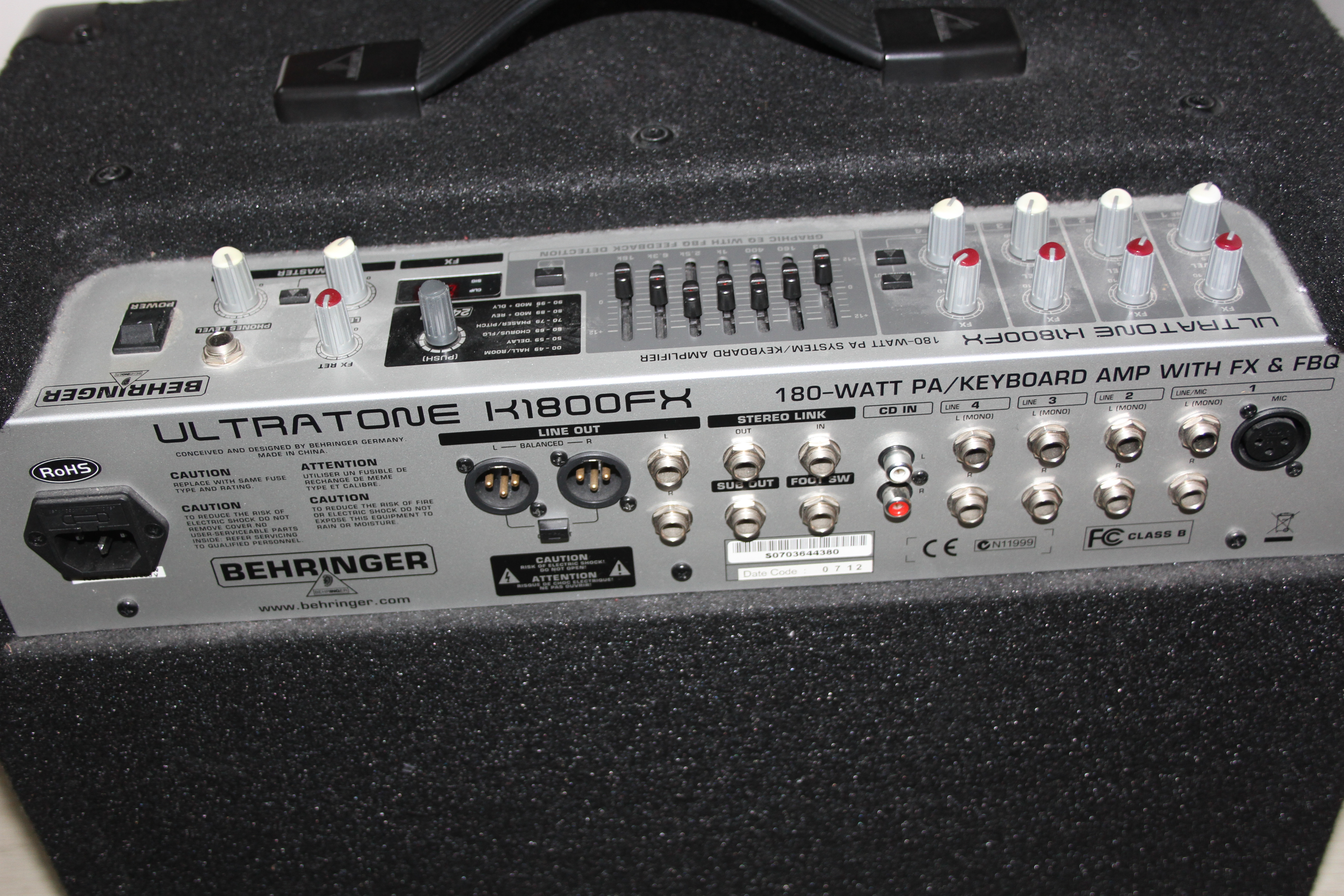 Behringer ULTRATONE K1800FX