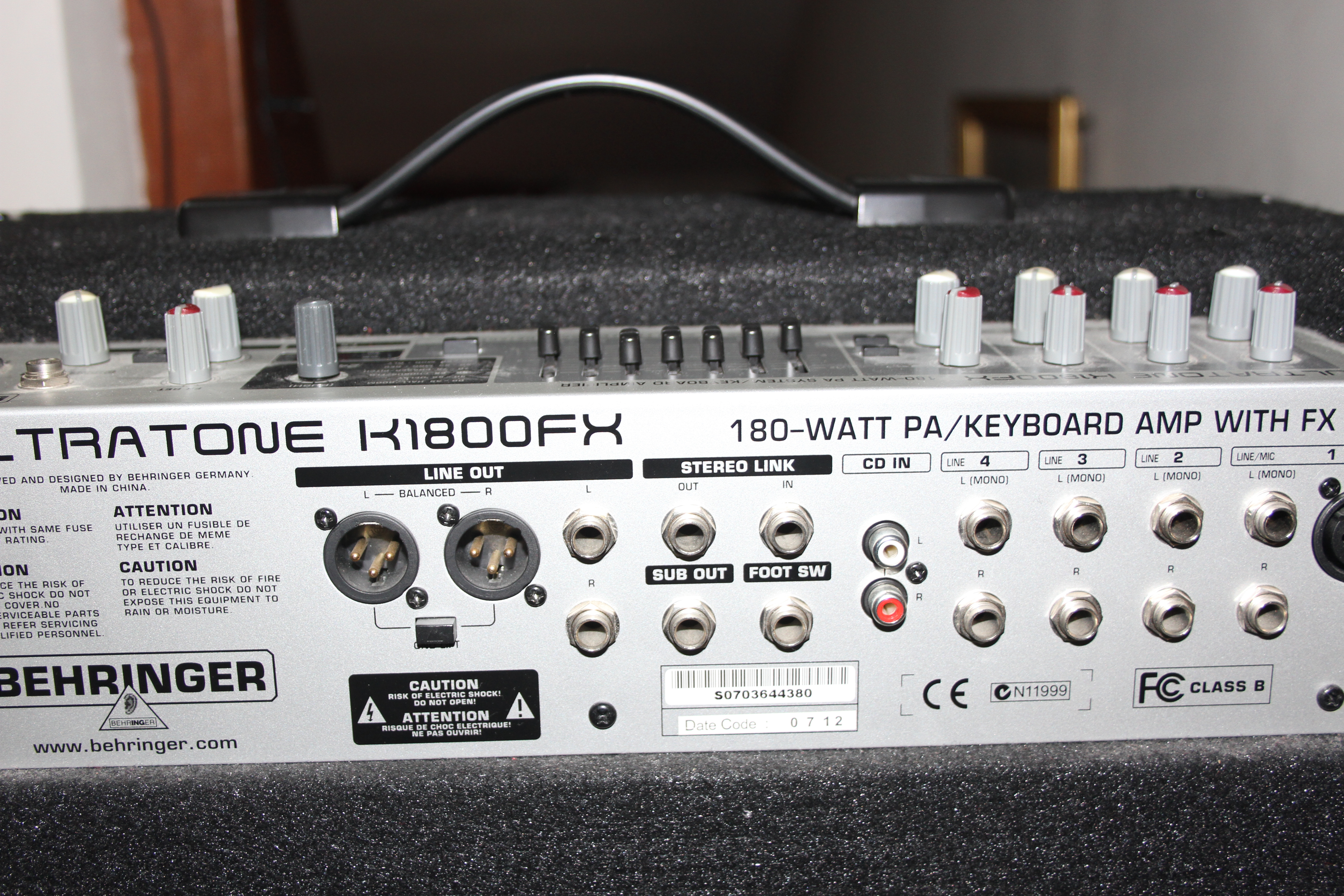 Ultratone K1800FX - Behringer Ultratone K1800FX - Audiofanzine