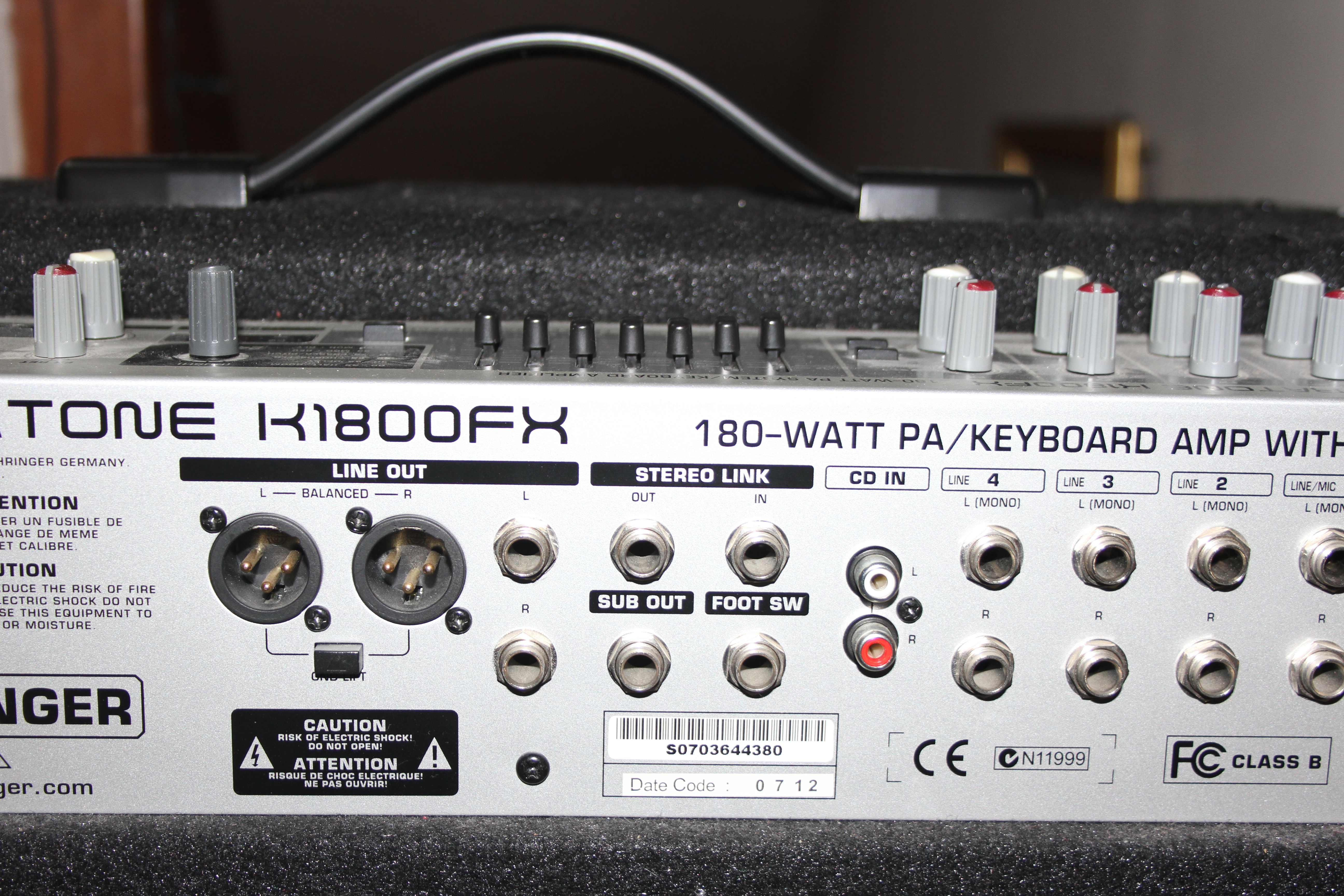 Behringer ULTRATONE K1800FX-