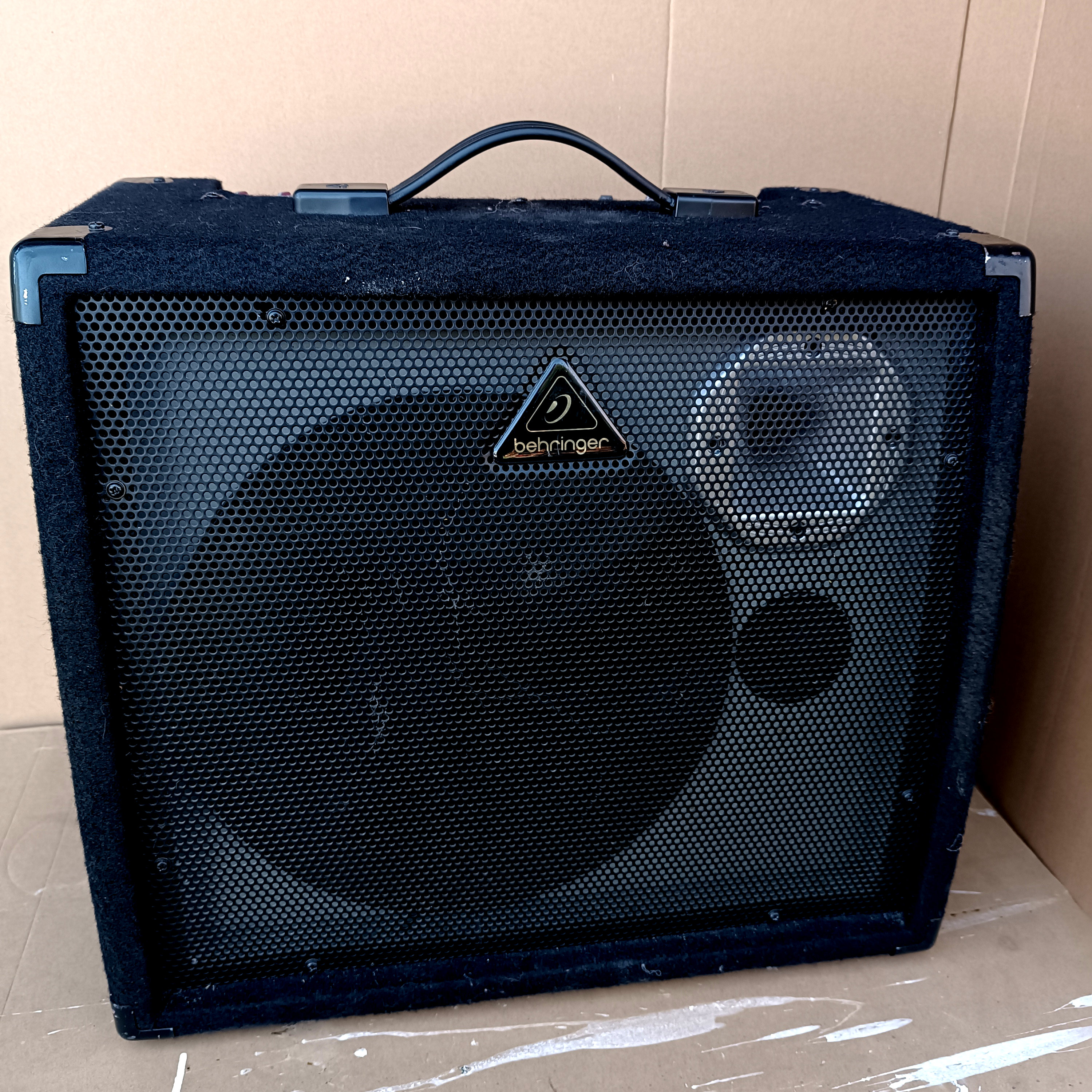 Ultratone K1800FX - Behringer Ultratone K1800FX - Audiofanzine