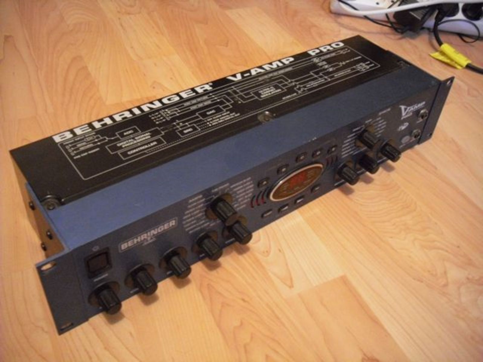 Photo Behringer VAmp Pro Behringer VAmp Pro (5403) (39487) Audiofanzine