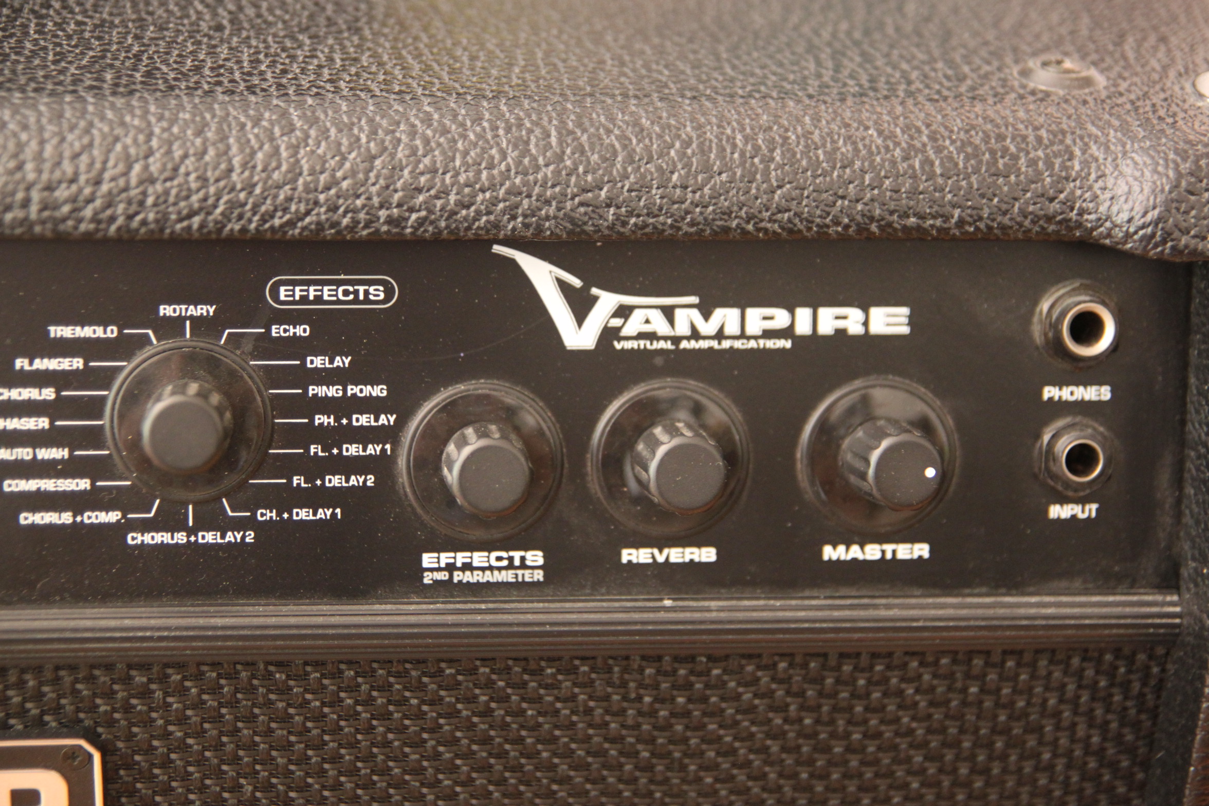 VAmpire LX112 Behringer VAmpire LX112 Audiofanzine