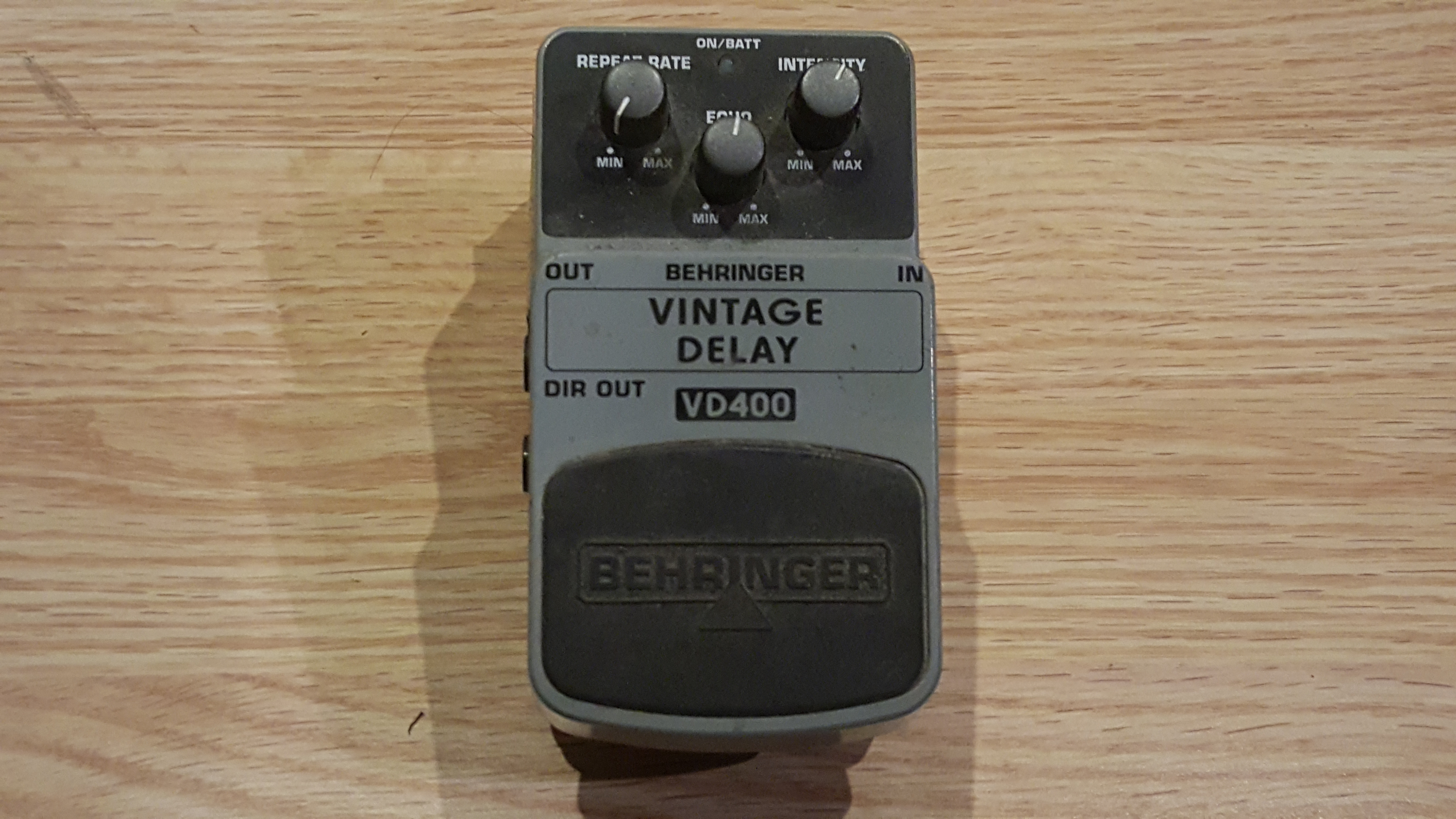 VINTAGE DELAY VD400 Behringer Vintage Delay VD400 Audiofanzine