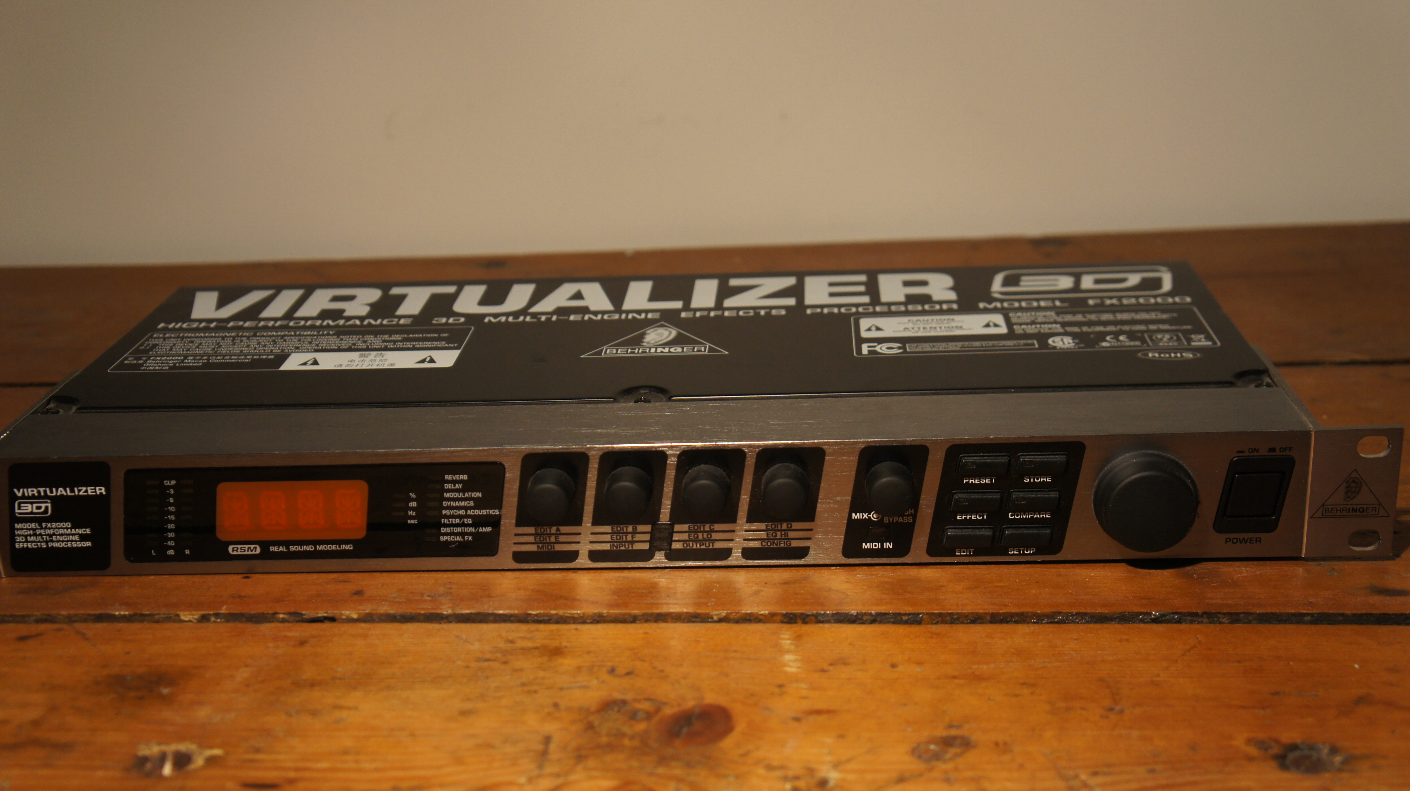 Photo Behringer Virtualizer 3D FX2000 Behringer Virtualizer 3D FX2000