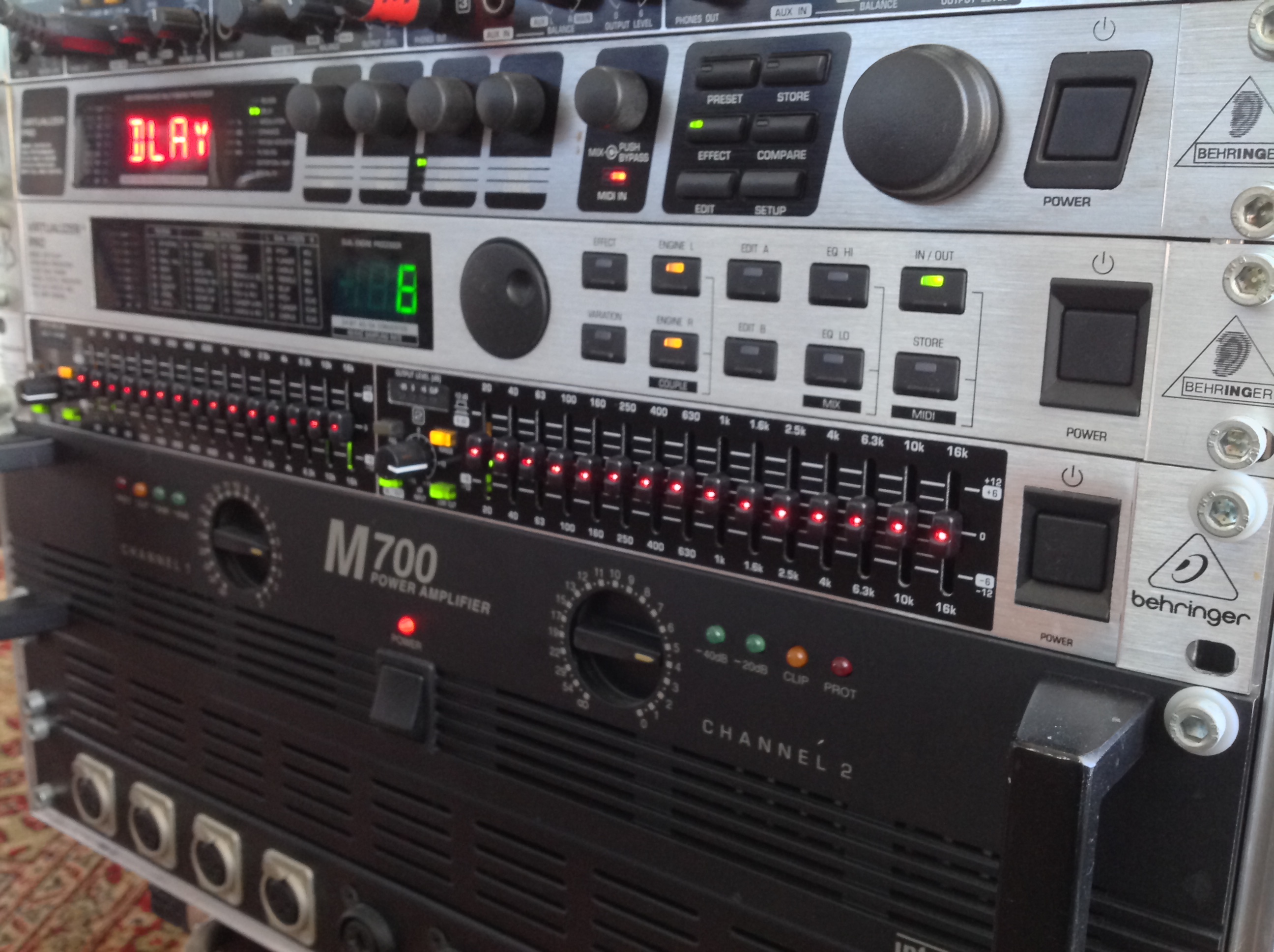 Photo Behringer Virtualizer Pro DSP2024P Behringer Virtualizer Pro