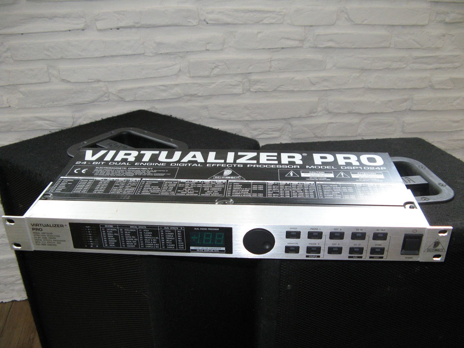 Photo Behringer Virtualizer Pro DSP2024P Behringer DSP2024P