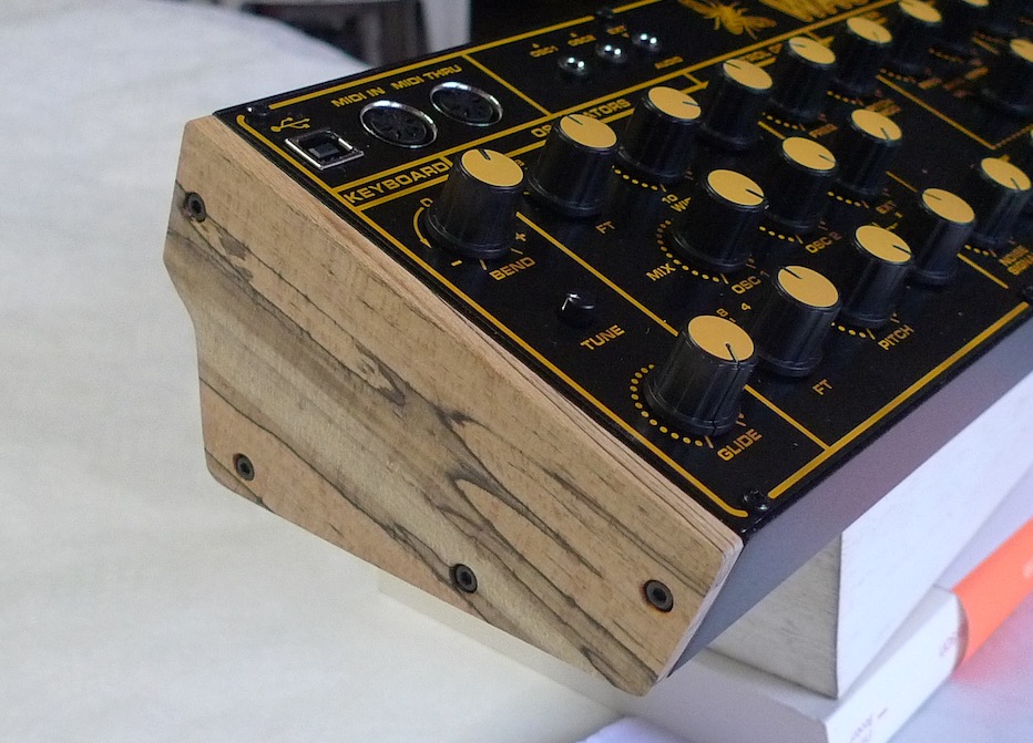 behringer-wasp-deluxe-2848625.jpg