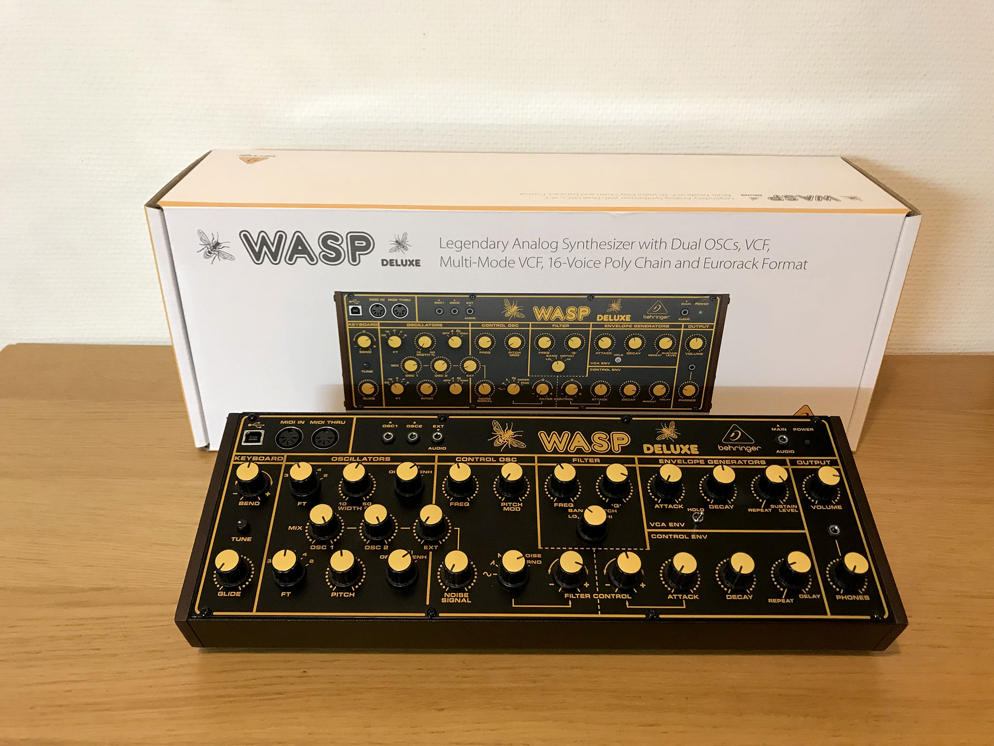 Wasp Deluxe Behringer Wasp Deluxe Audiofanzine
