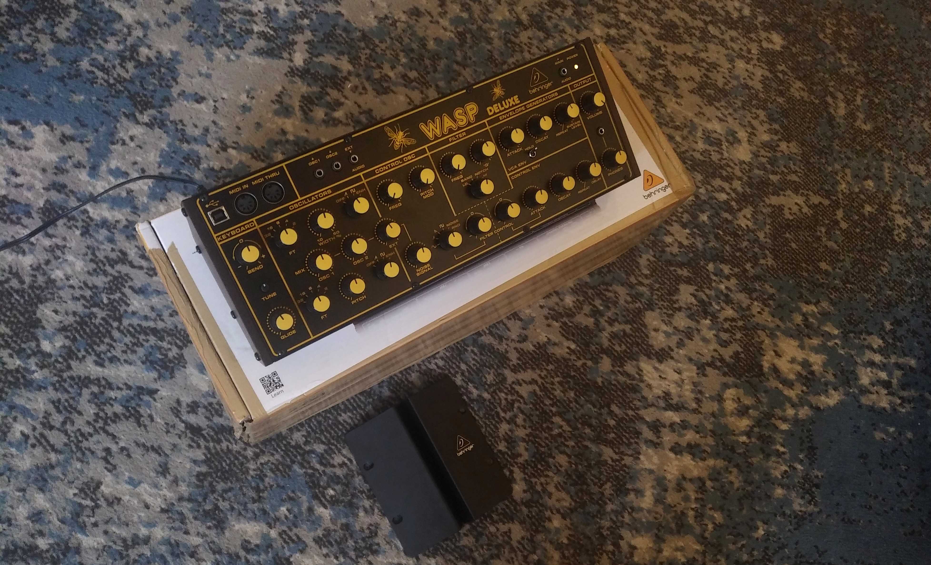 Wasp Deluxe - Behringer Wasp Deluxe - Audiofanzine
