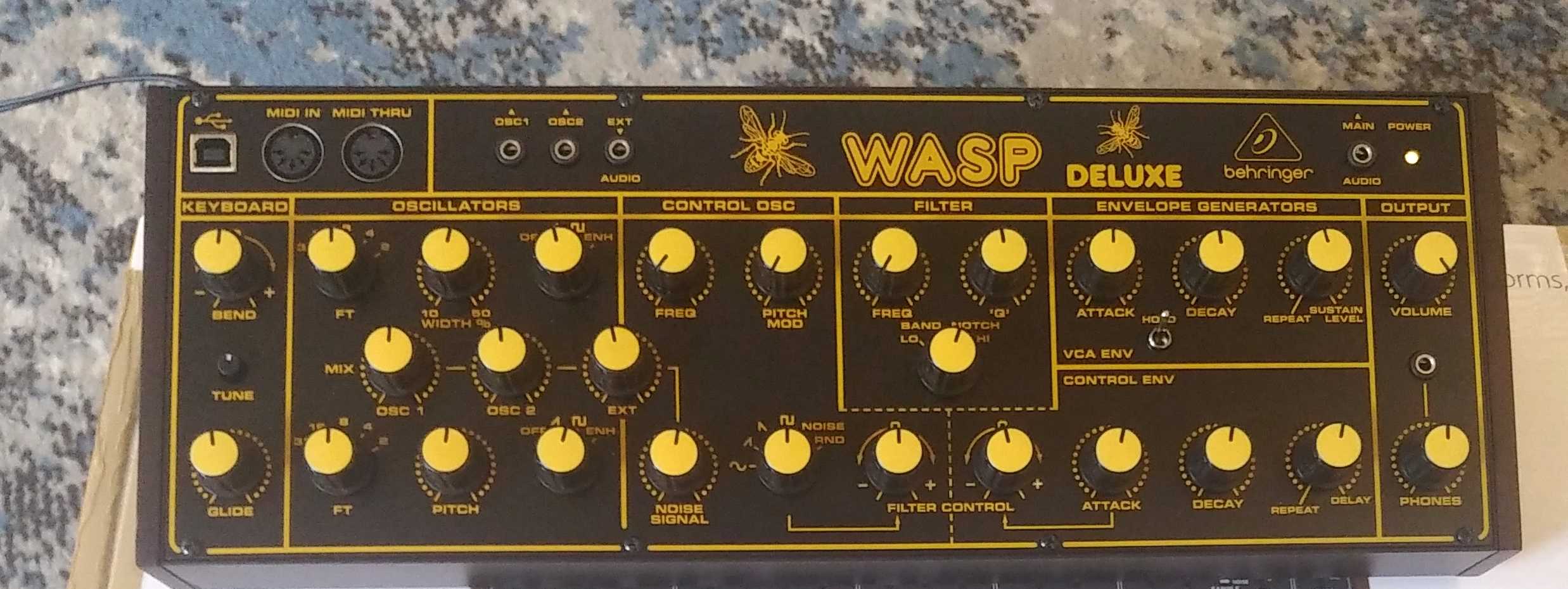 Wasp Deluxe - Behringer Wasp Deluxe - Audiofanzine