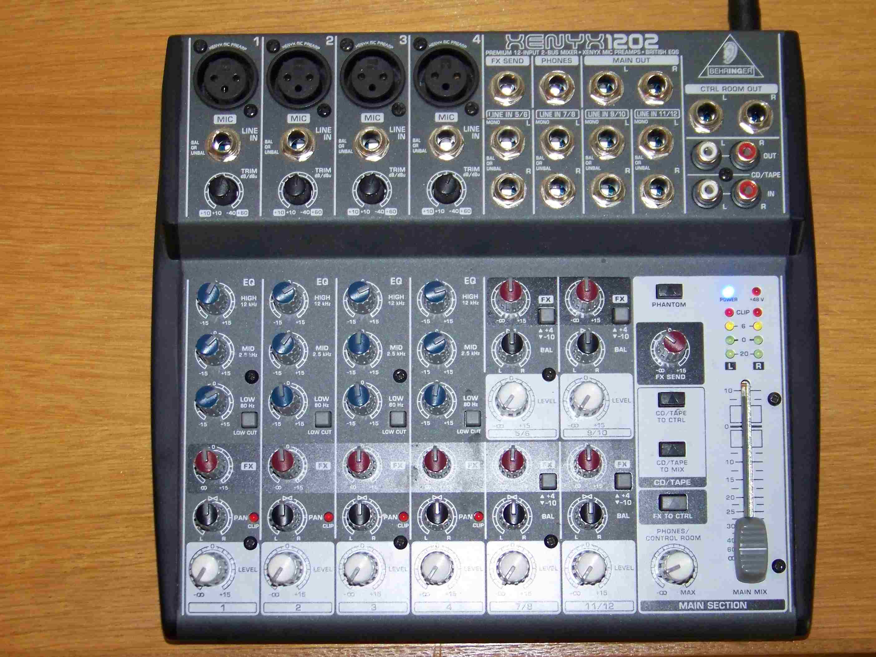 table de mixage xenyx 1202