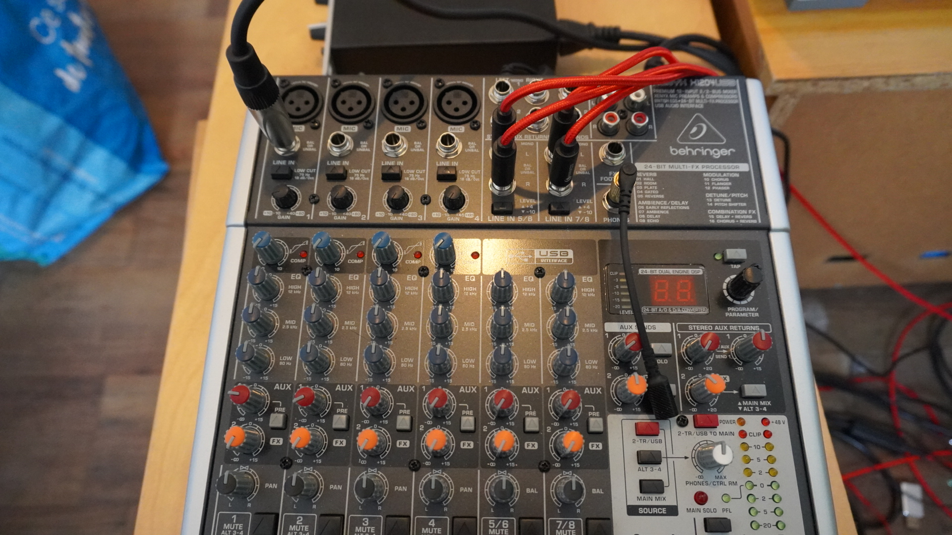 Xenyx 1204USB Behringer Xenyx 1204USB Audiofanzine