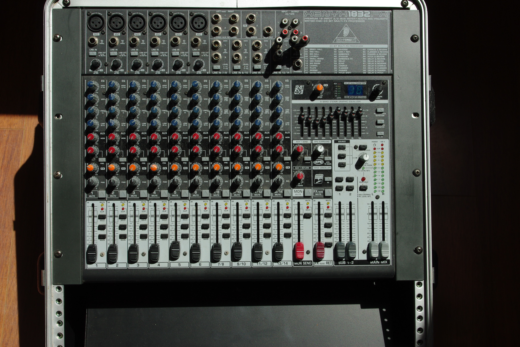 Behringer Xenyx 1832FX image (#1825426) - Audiofanzine