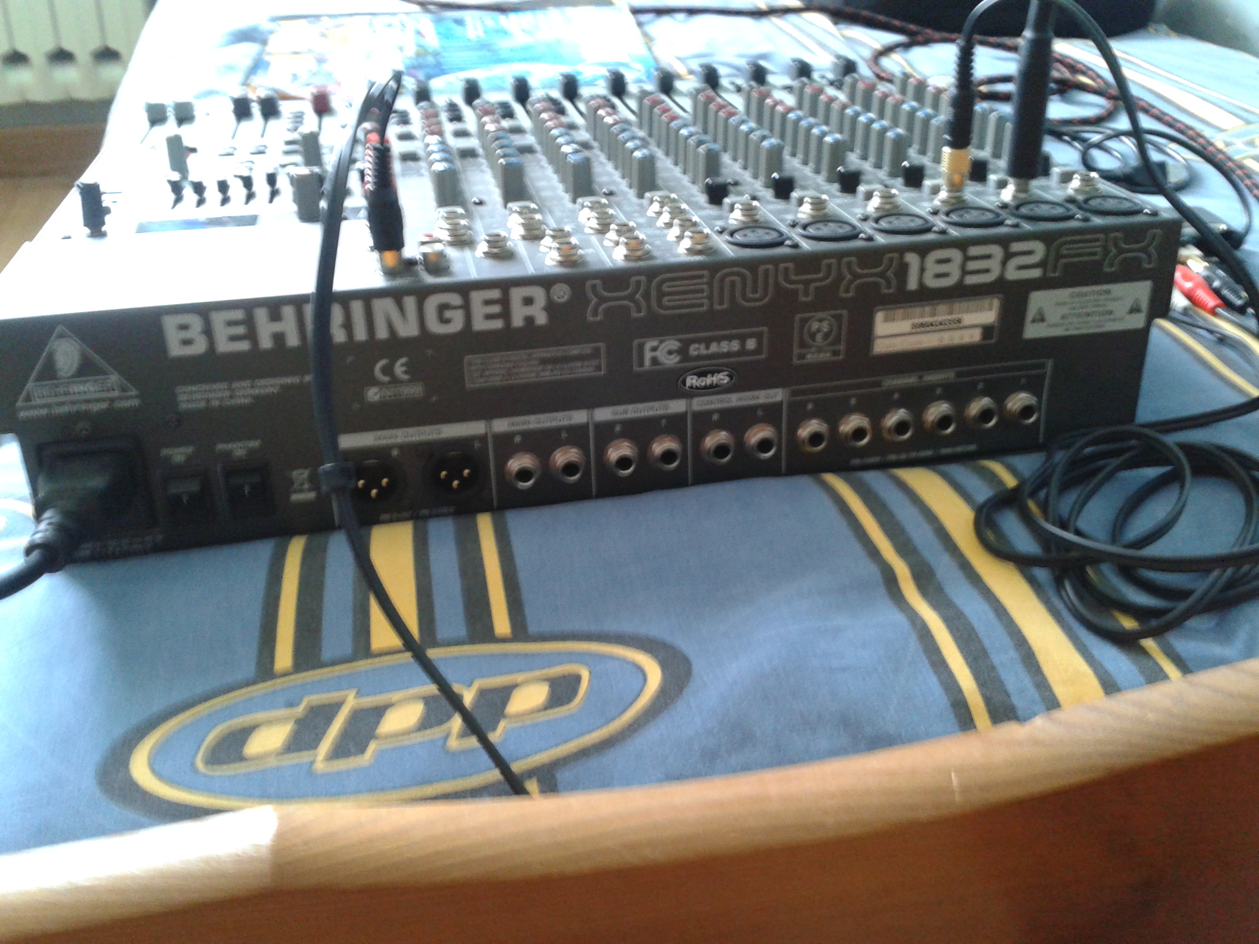 Photo Behringer Xenyx 1832FX Behringer Xenyx 1832FX (81010) (998588