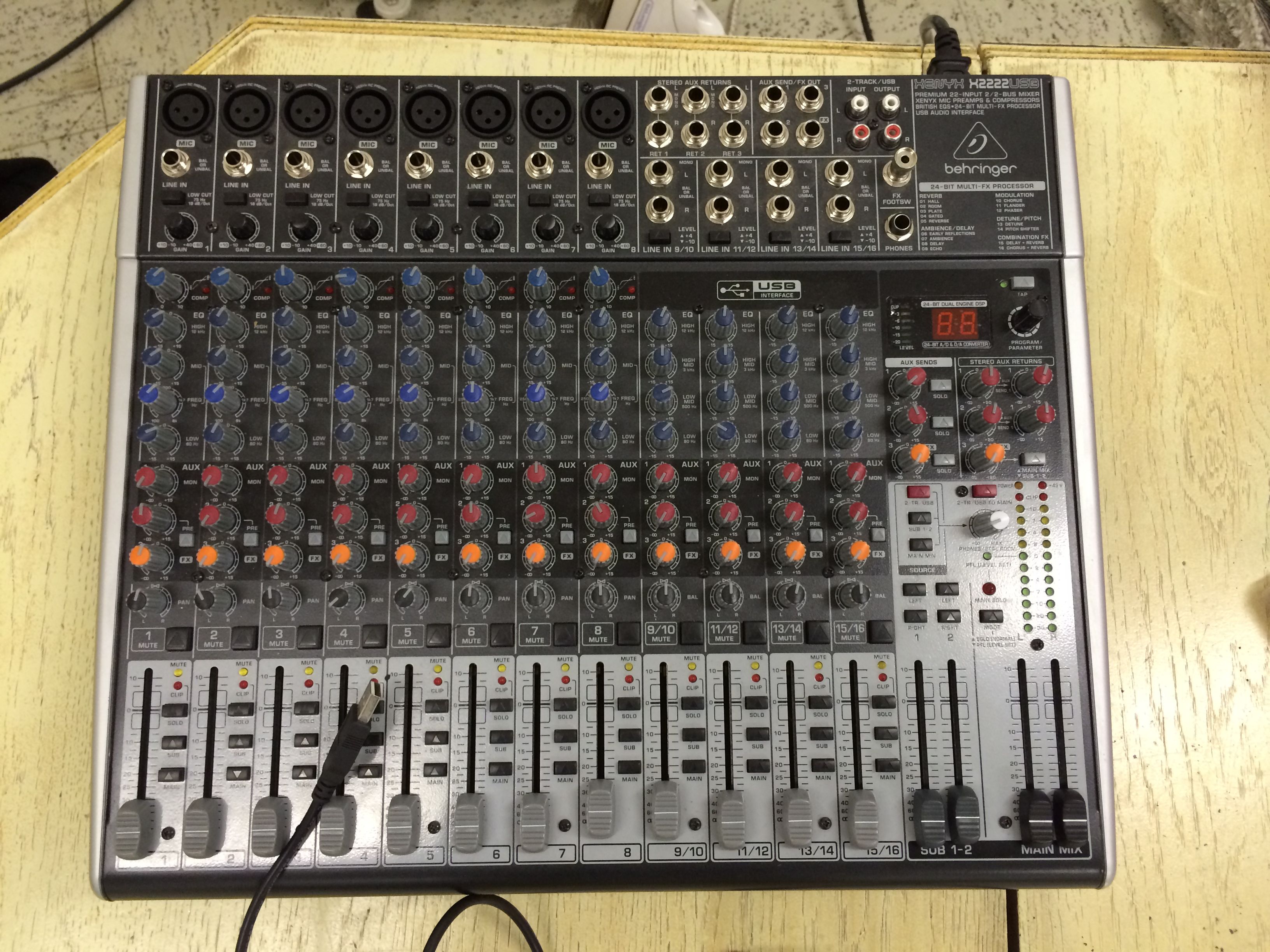 Схема behringer xenyx 2222fx