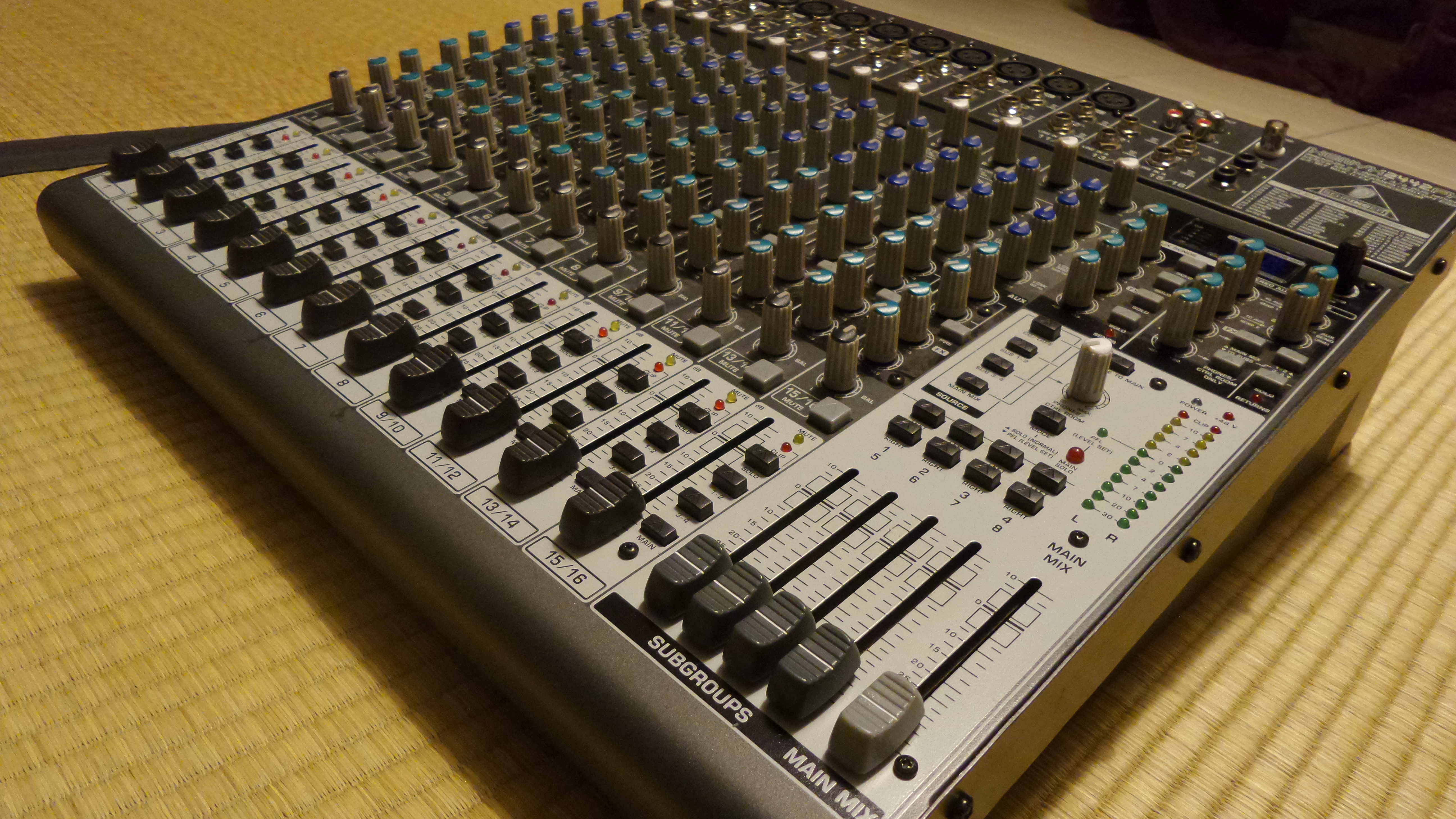 Behringer 2 pro. Behringer 2442fx. XENYX 2442fx кнопки. Behringer JT-4000 Spirit Synth. Behringer 1832.