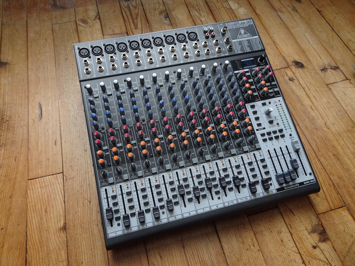 Behringer Xenyx 2442FX Audiofanzine