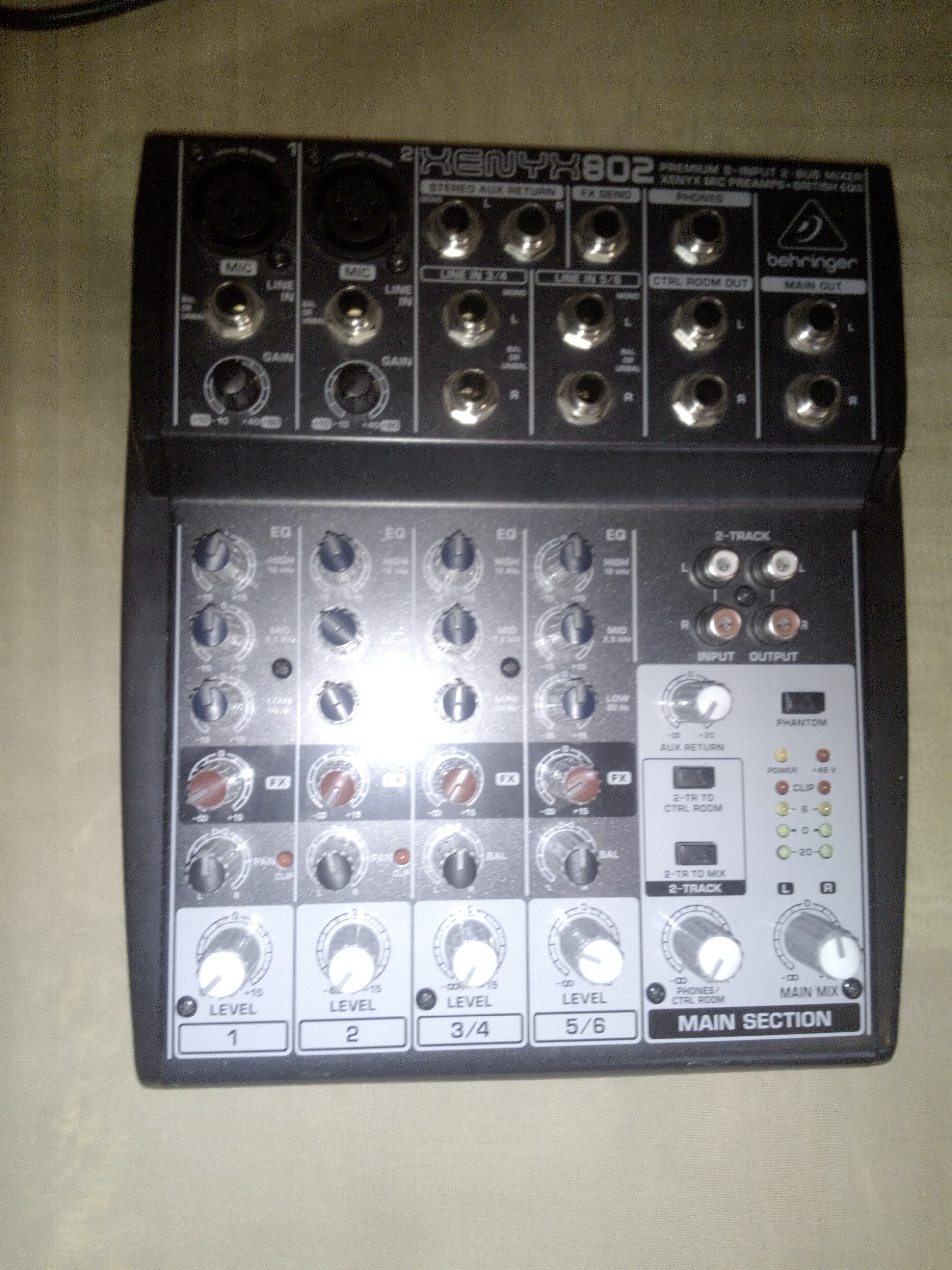 Xenyx 802 Behringer Xenyx 802 Audiofanzine