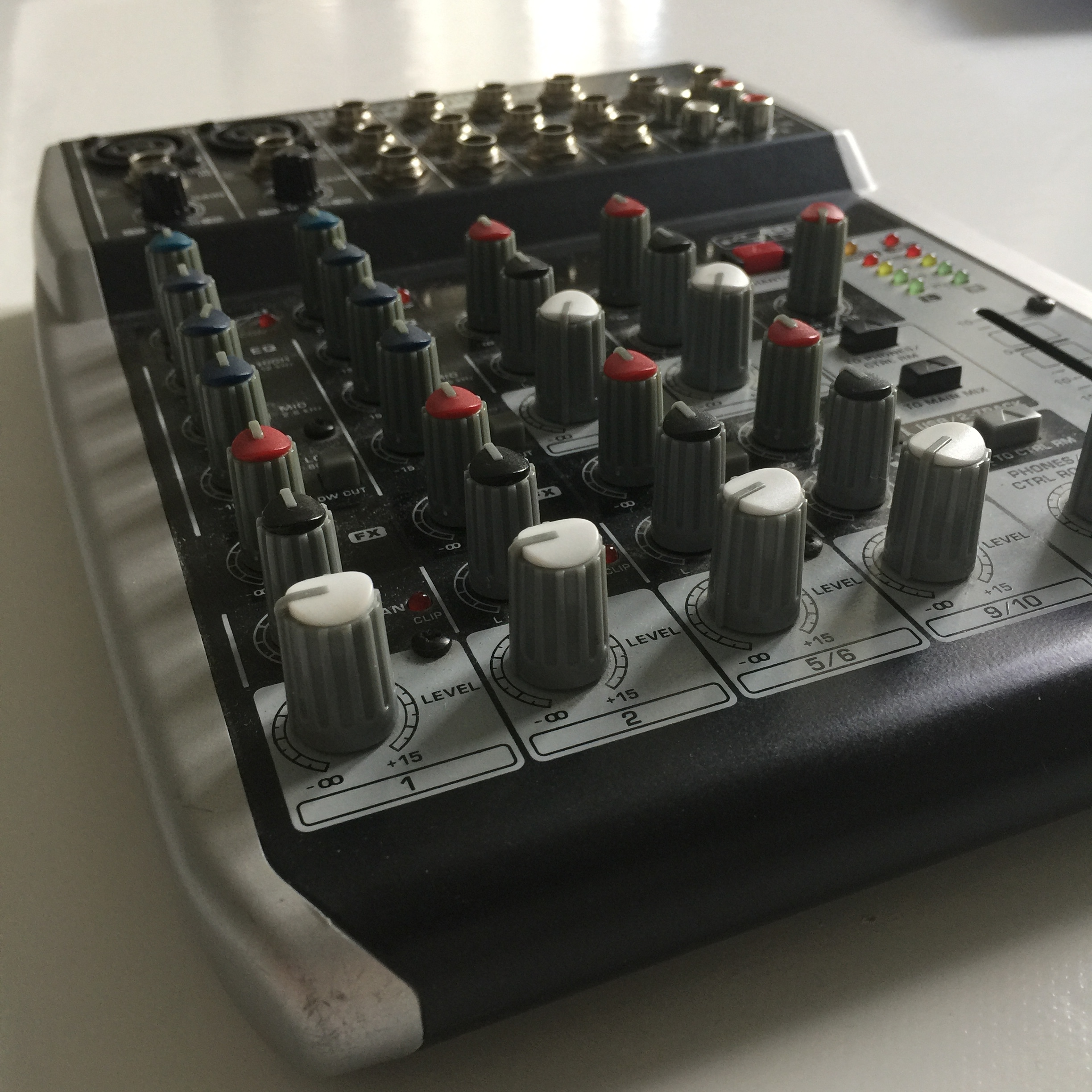 Behringer Xenyx Q1002USB image (1541882) Audiofanzine